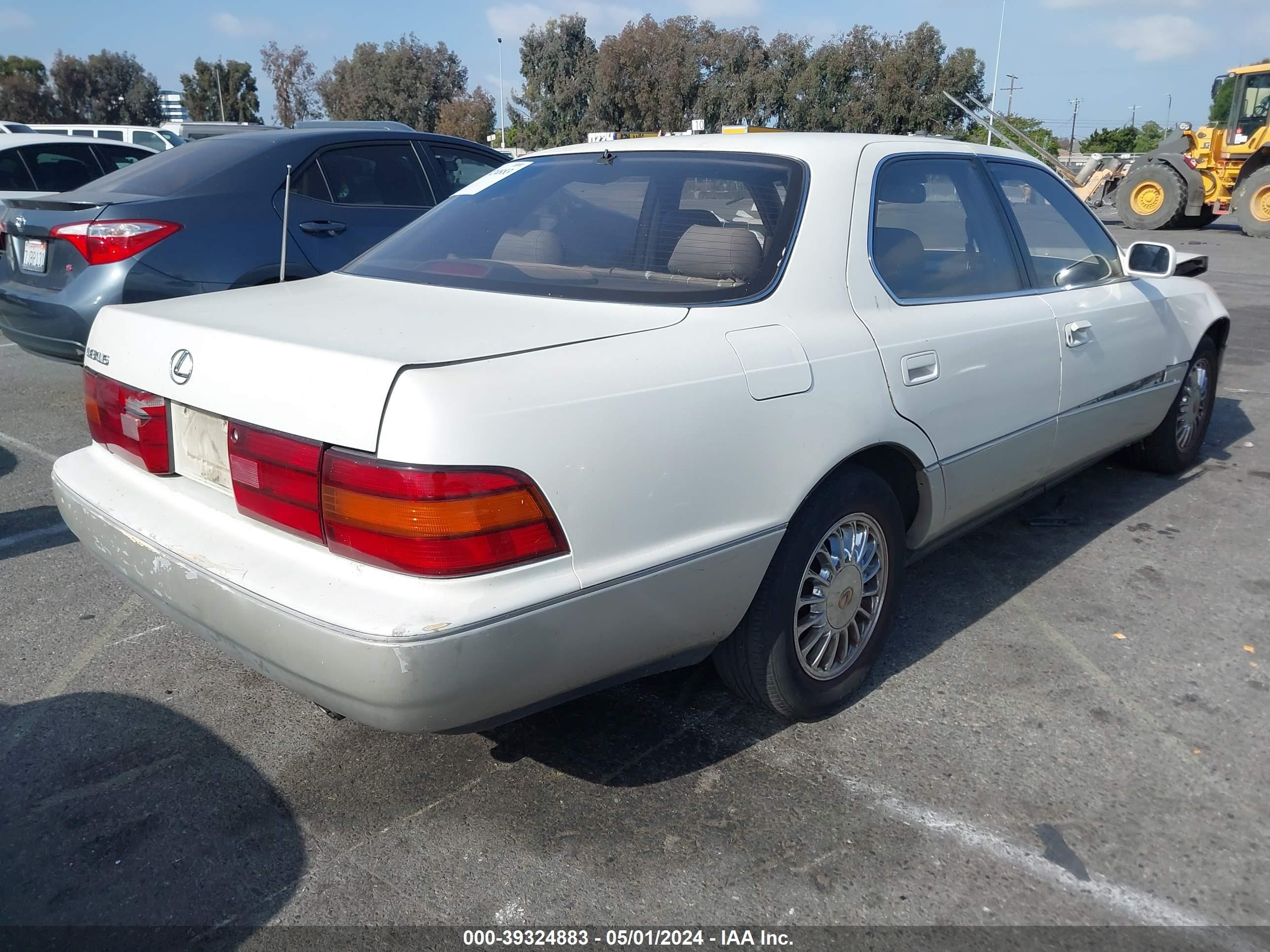 Photo 3 VIN: JT8UF11E4M0050310 - LEXUS LS 