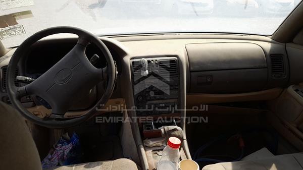 Photo 19 VIN: JT8UF11E7P0147909 - LEXUS LS400 