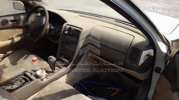 Photo 29 VIN: JT8UF11E7P0147909 - LEXUS LS400 