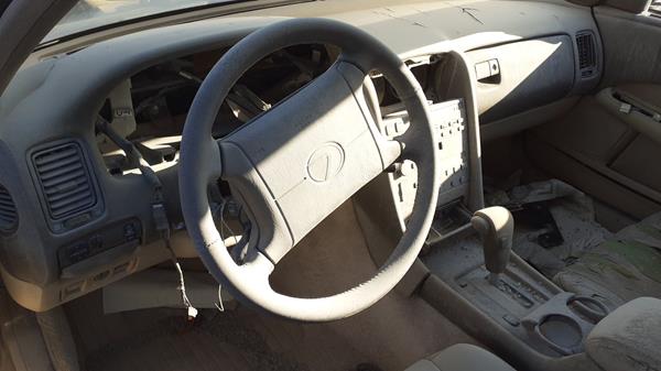 Photo 11 VIN: JT8UF11E9N0109837 - LEXUS LS400 