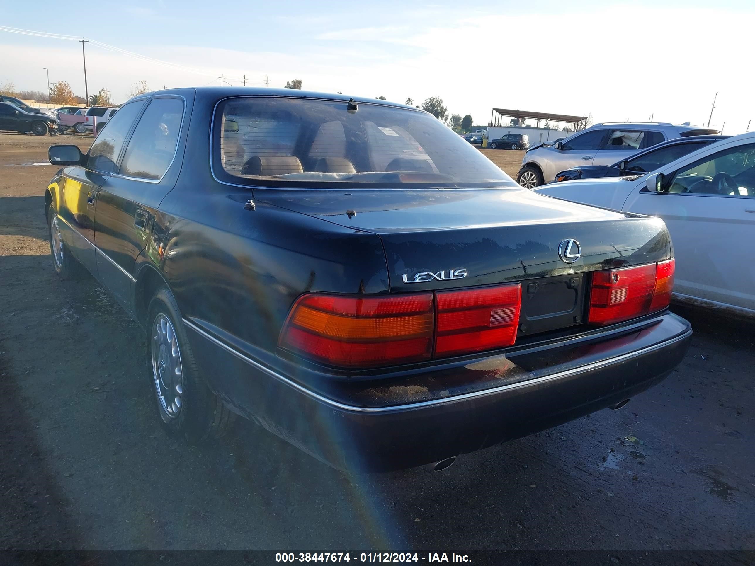 Photo 2 VIN: JT8UF11EXM0062445 - LEXUS LS 