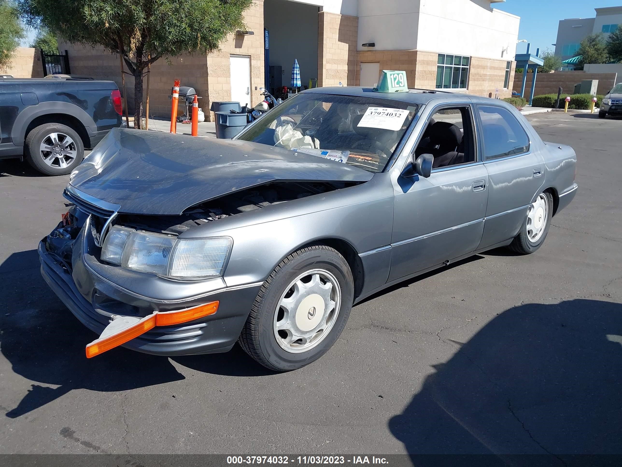 Photo 1 VIN: JT8UF11EXP0173419 - LEXUS LS 