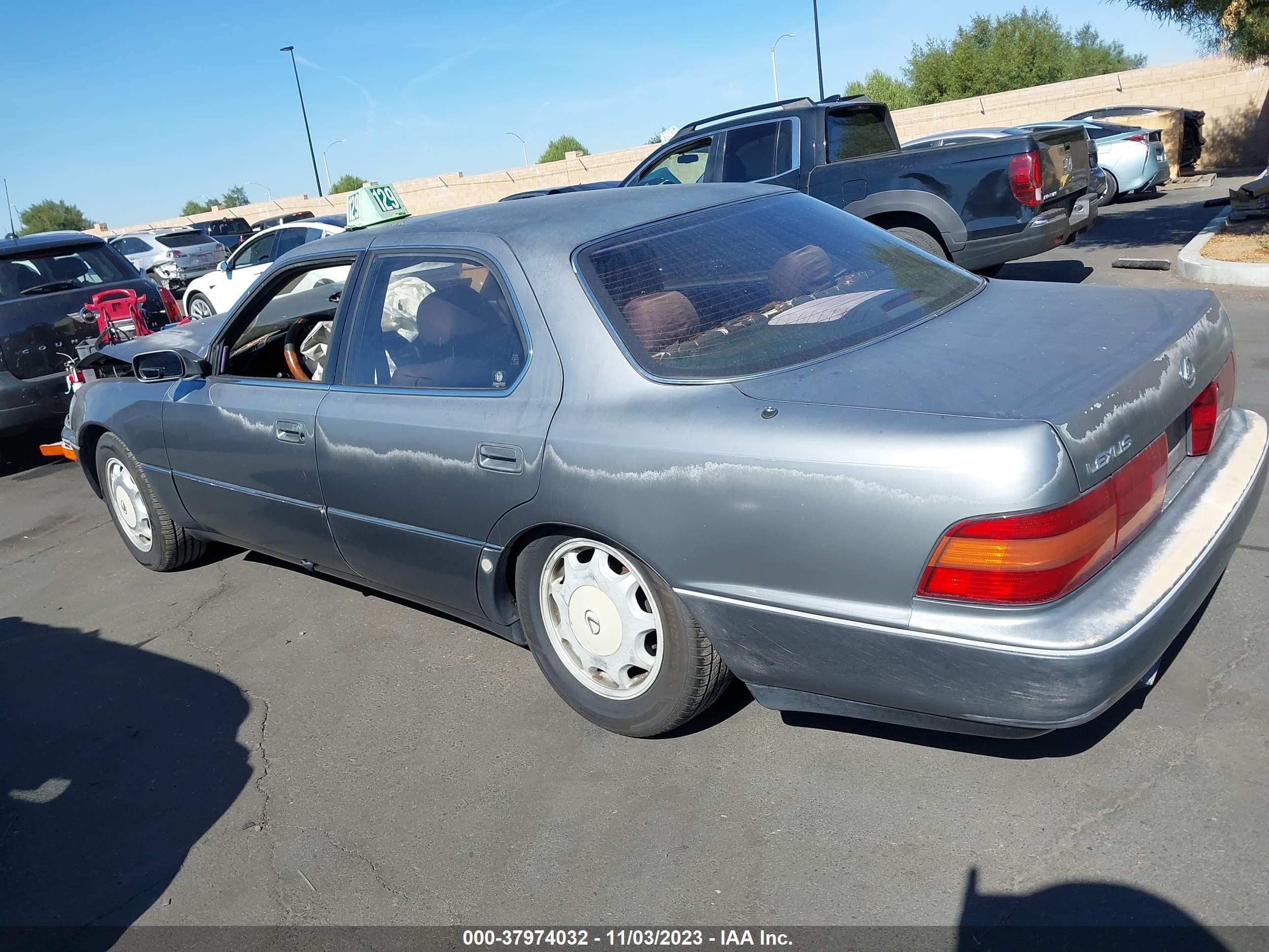 Photo 2 VIN: JT8UF11EXP0173419 - LEXUS LS 