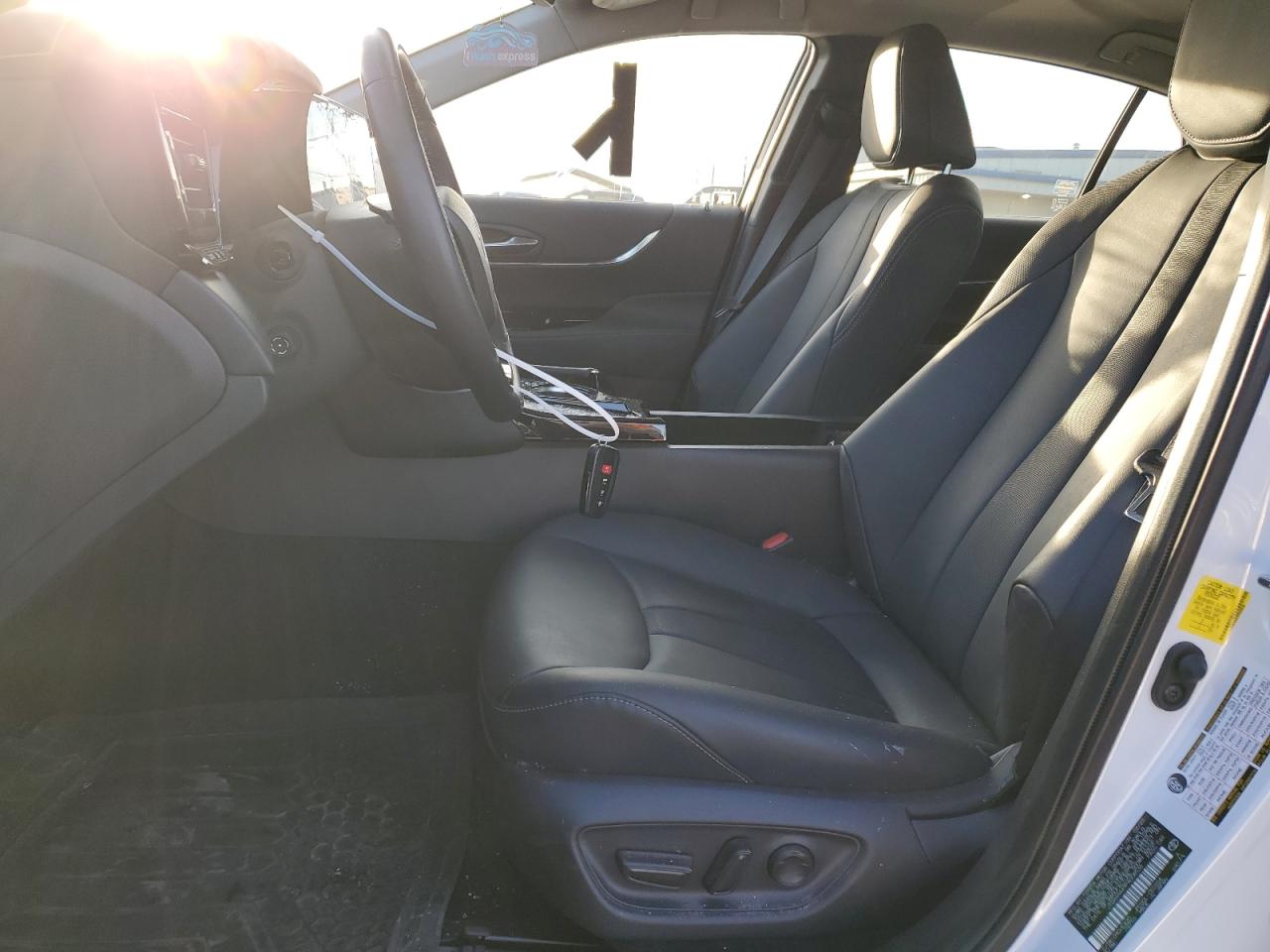 Photo 6 VIN: JTDAAAAA9PA008536 - TOYOTA MIRAI 