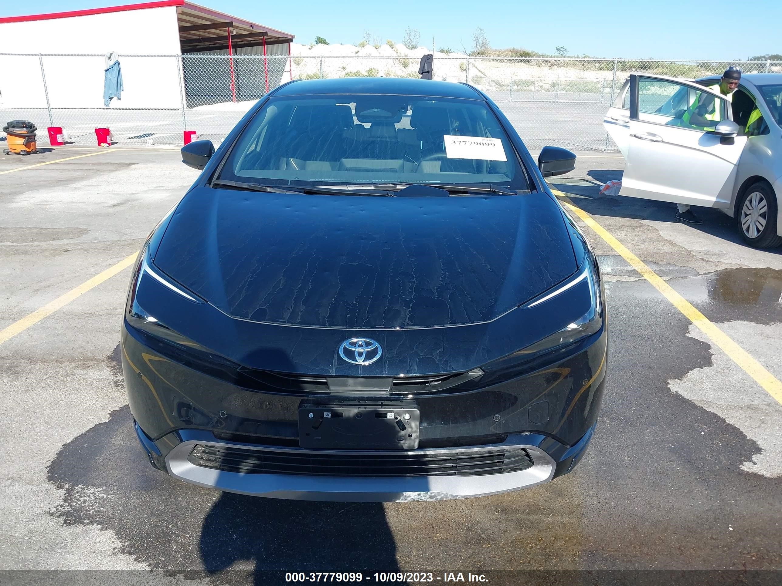 Photo 11 VIN: JTDACAAU0P3006070 - TOYOTA PRIUS 