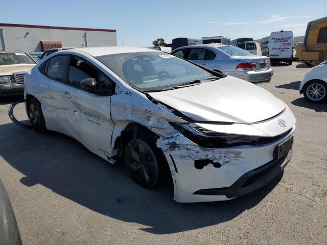 Photo 3 VIN: JTDACAAU4R3016670 - TOYOTA PRIUS LE 