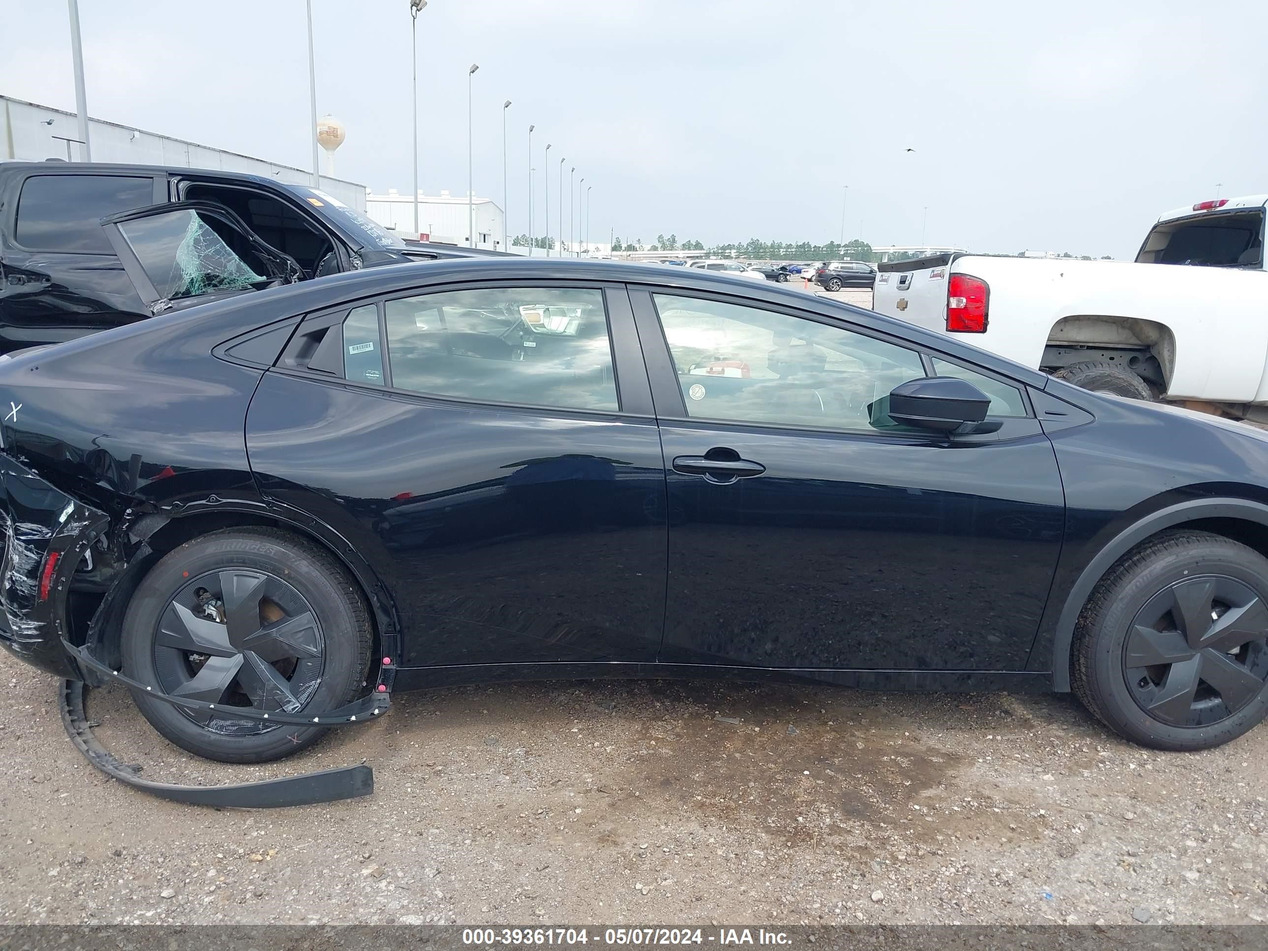 Photo 12 VIN: JTDACAAU4R3018869 - TOYOTA PRIUS 