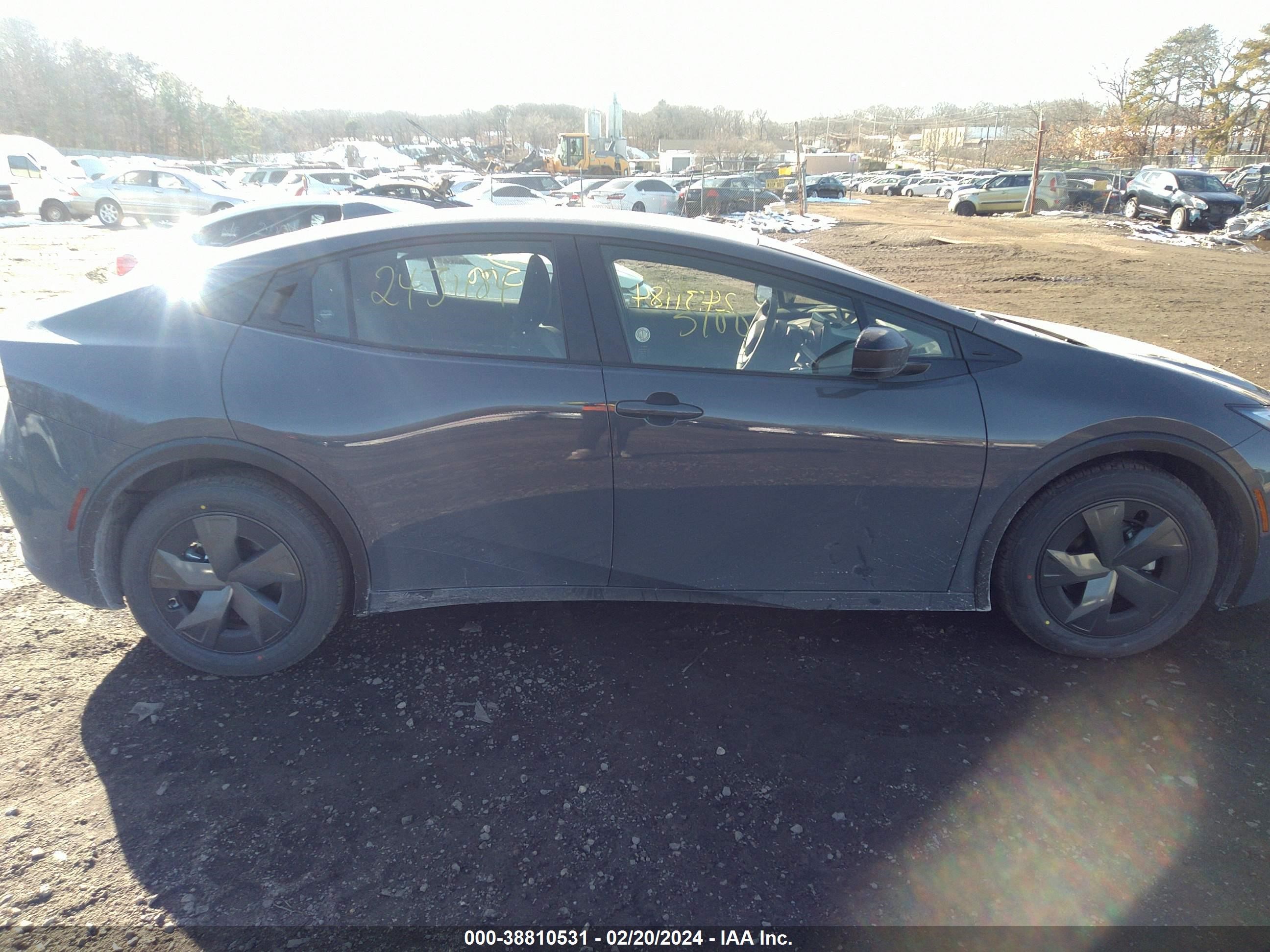 Photo 12 VIN: JTDACAAU5R3022459 - TOYOTA PRIUS 