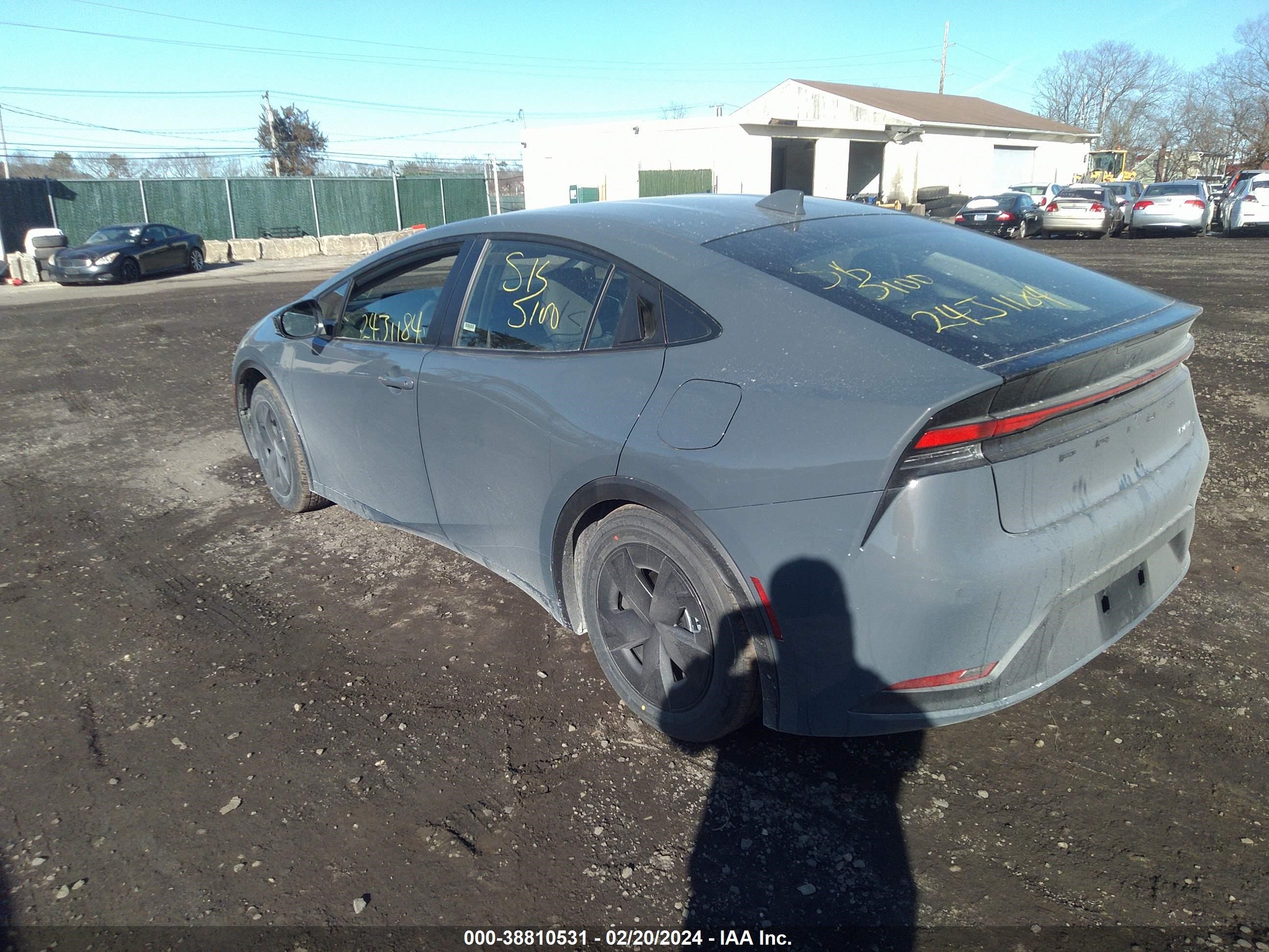 Photo 2 VIN: JTDACAAU5R3022459 - TOYOTA PRIUS 