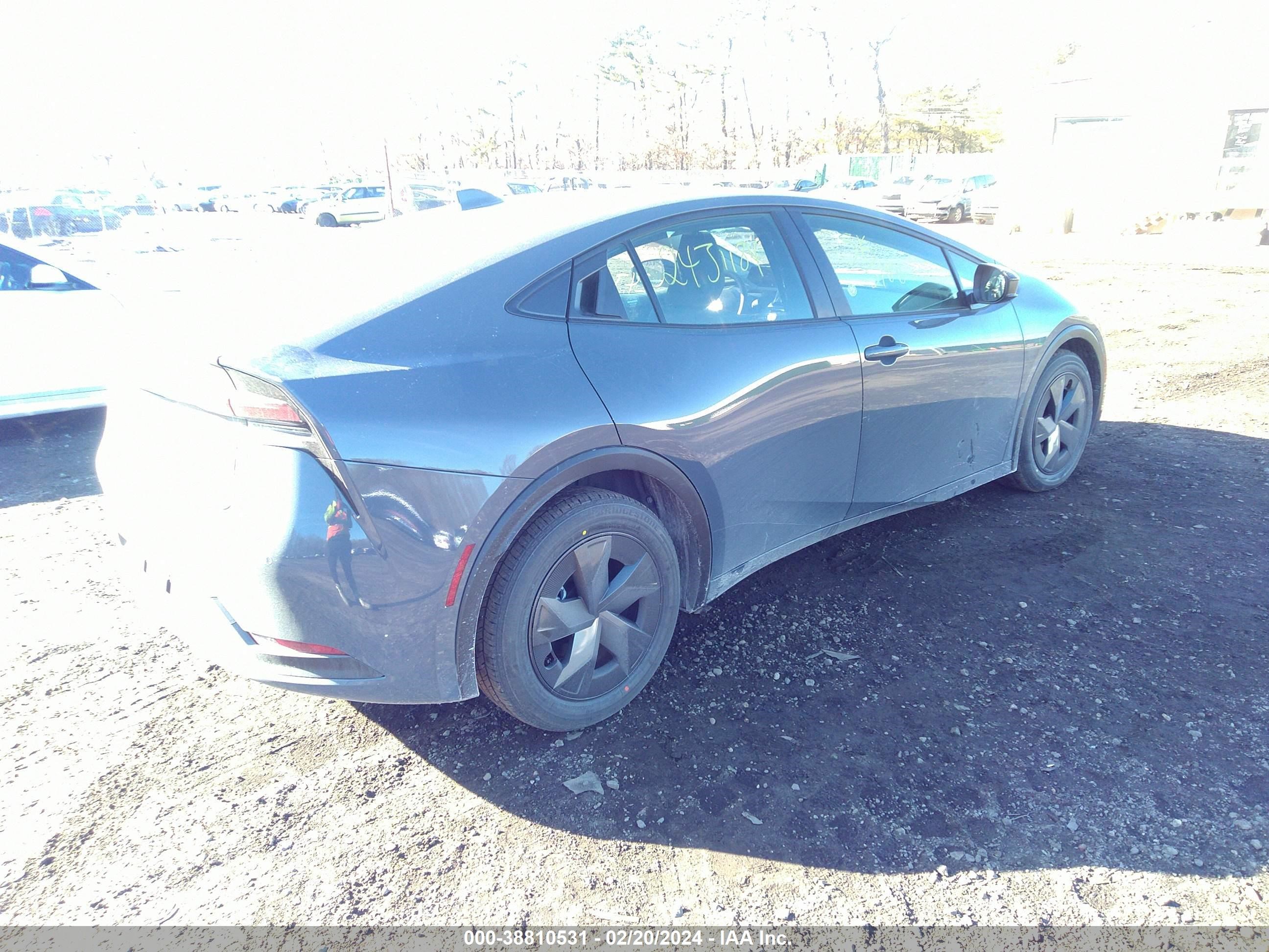 Photo 3 VIN: JTDACAAU5R3022459 - TOYOTA PRIUS 