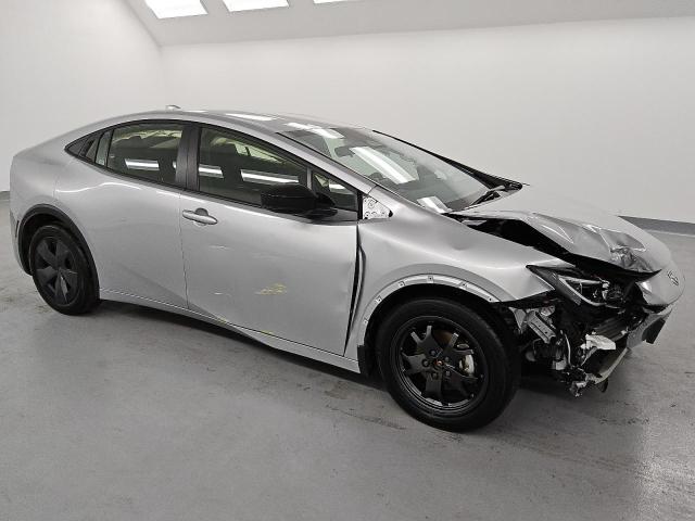 Photo 3 VIN: JTDACAAU5R3026995 - TOYOTA PRIUS LE 