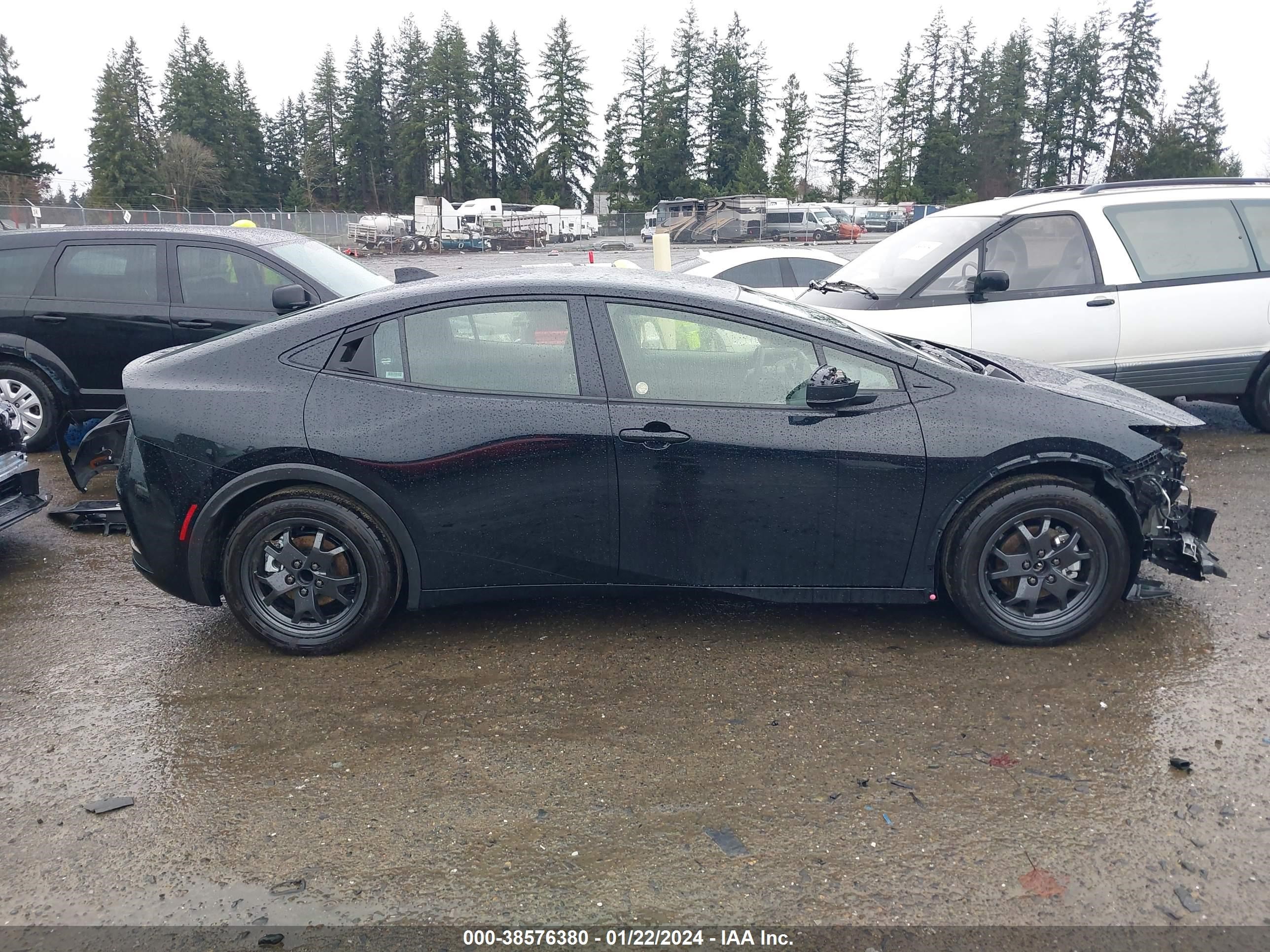 Photo 13 VIN: JTDACAAU6P3004808 - TOYOTA PRIUS 