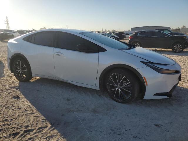 Photo 3 VIN: JTDACAAU6R3019330 - TOYOTA PRIUS LE 