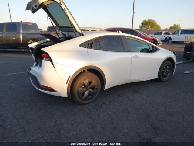 Photo 3 VIN: JTDACAAU8R3026103 - TOYOTA PRIUS 