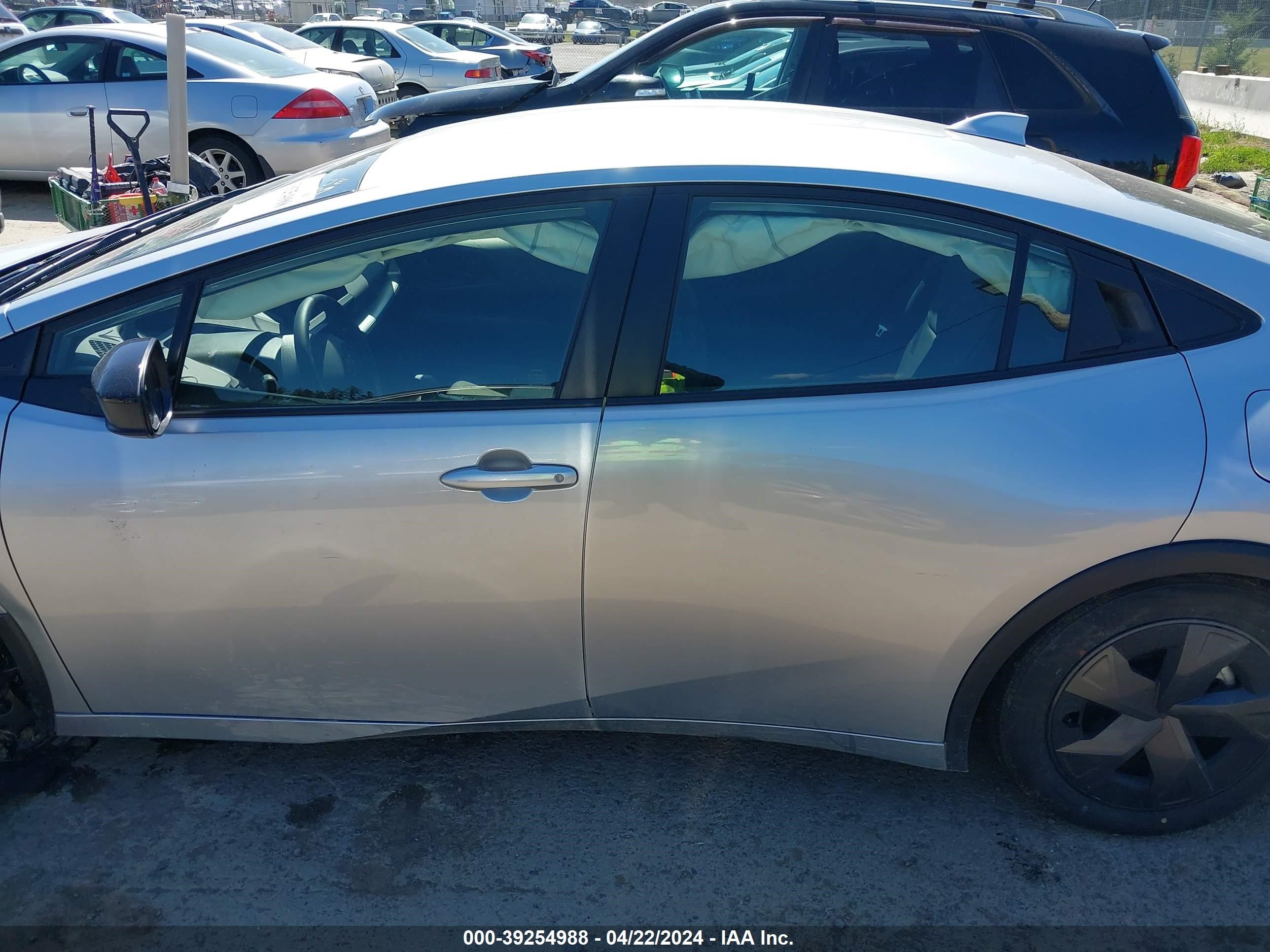 Photo 13 VIN: JTDACAAU9R3019113 - TOYOTA PRIUS 