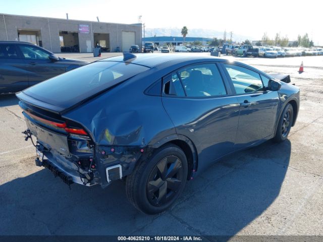 Photo 3 VIN: JTDACAAUXR3037135 - TOYOTA PRIUS 