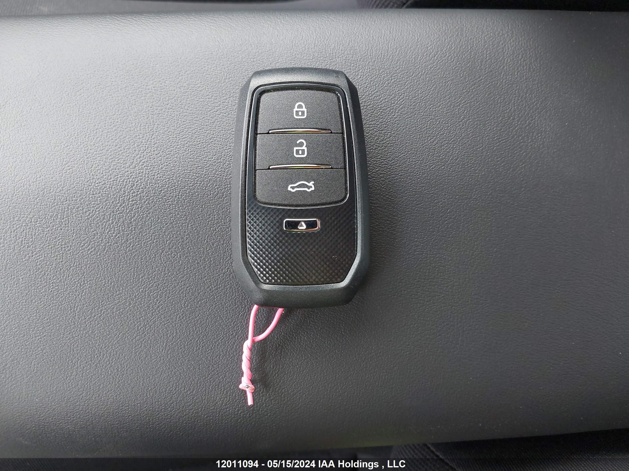 Photo 10 VIN: JTDACACU9P3006534 - TOYOTA PRIUS 