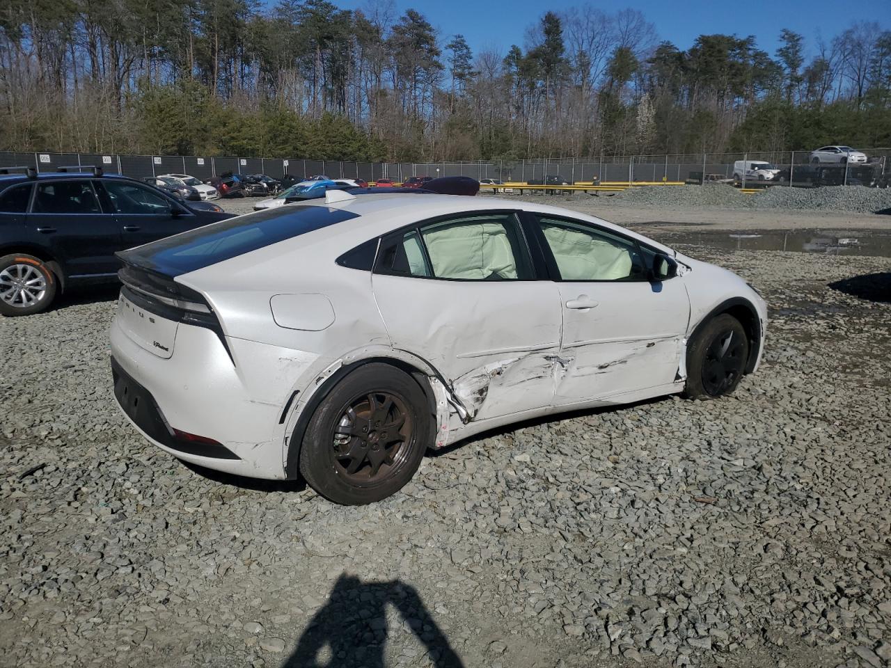 Photo 2 VIN: JTDACACUXP3003688 - TOYOTA PRIUS 