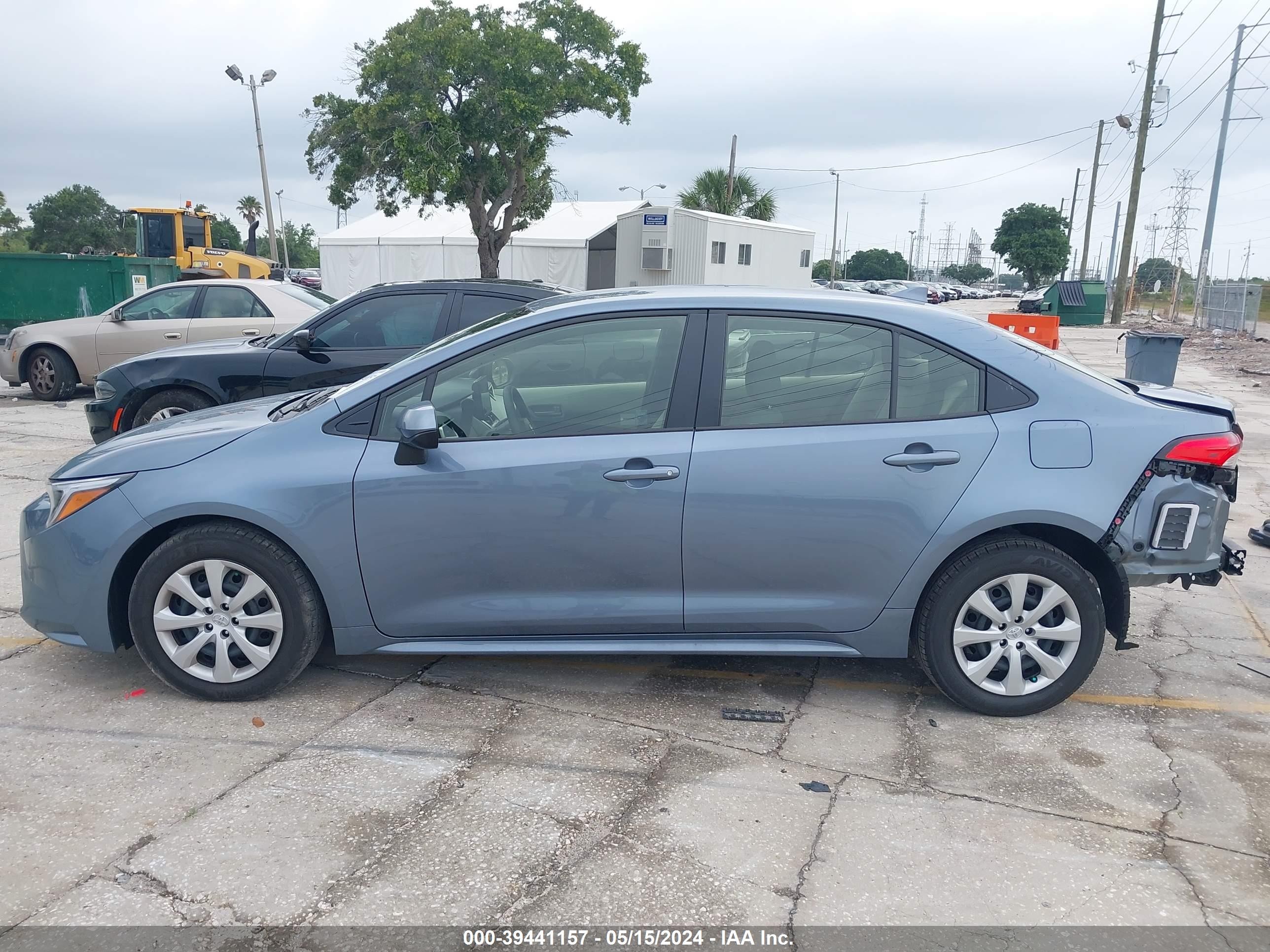 Photo 13 VIN: JTDBCMFE3R3044581 - TOYOTA COROLLA 