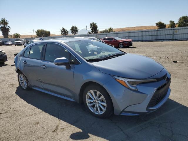 Photo 3 VIN: JTDBCMFE5P3011188 - TOYOTA COROLLA LE 