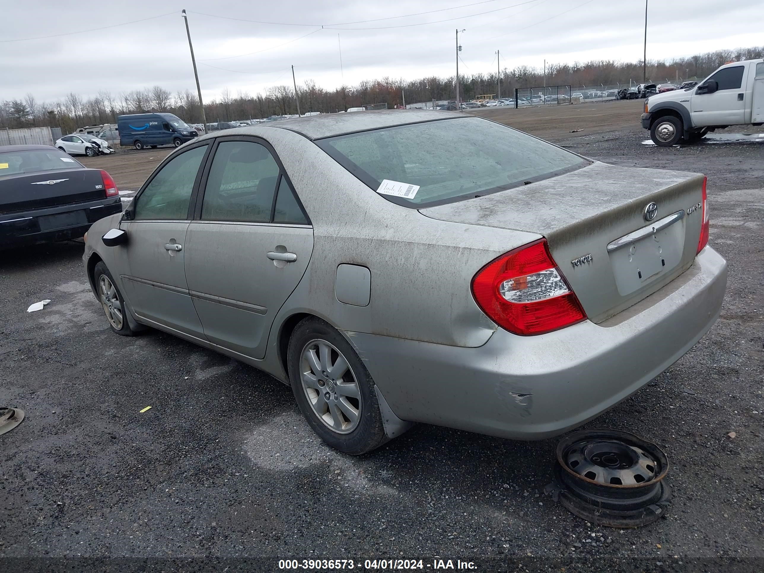 Photo 2 VIN: JTDBE30K030186933 - TOYOTA CAMRY 