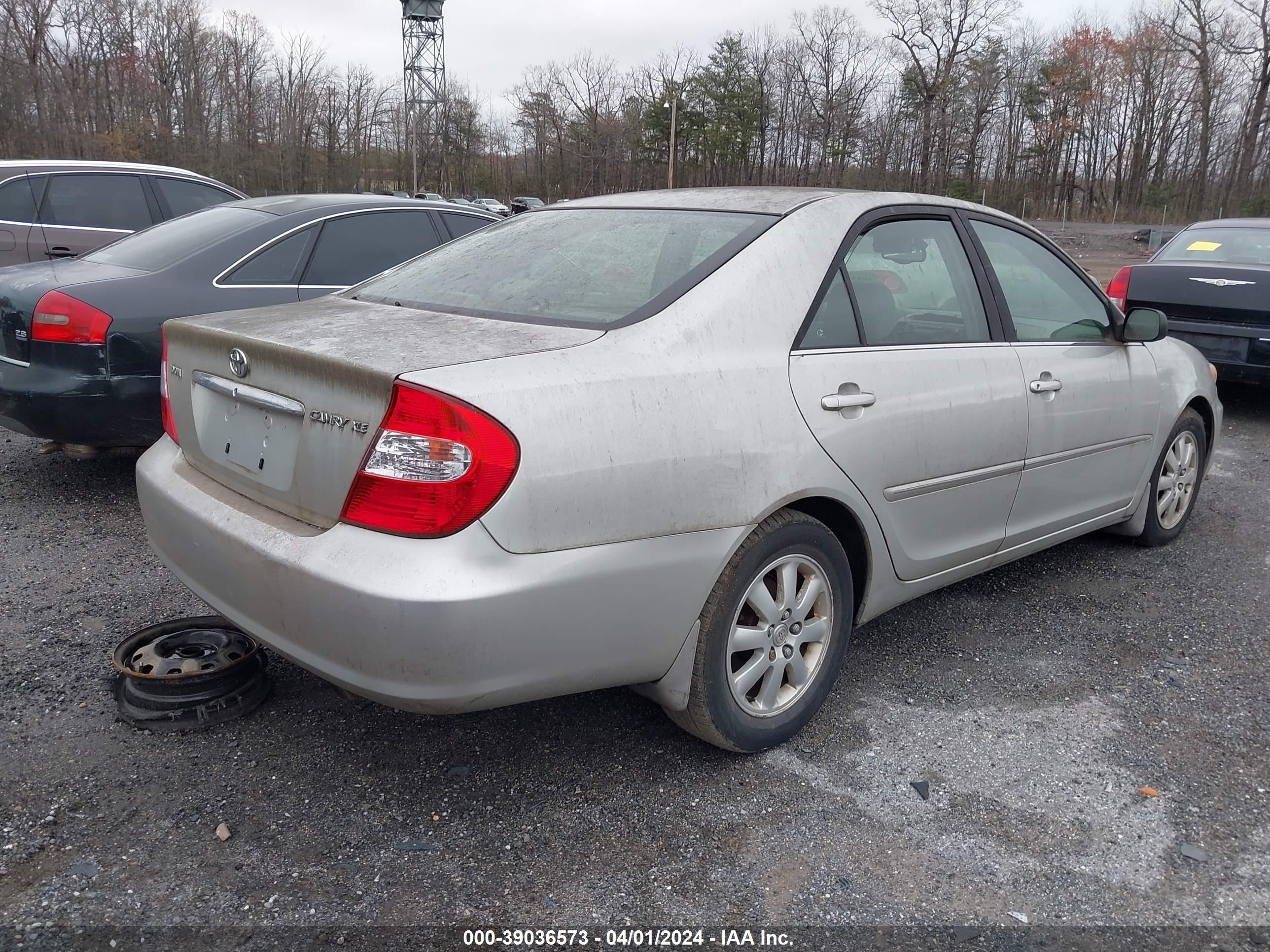 Photo 3 VIN: JTDBE30K030186933 - TOYOTA CAMRY 