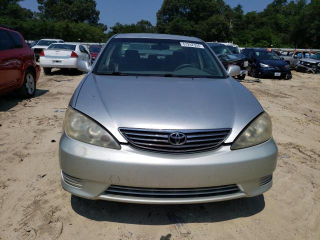 Photo 4 VIN: JTDBE30K263060396 - TOYOTA CAMRY LE 