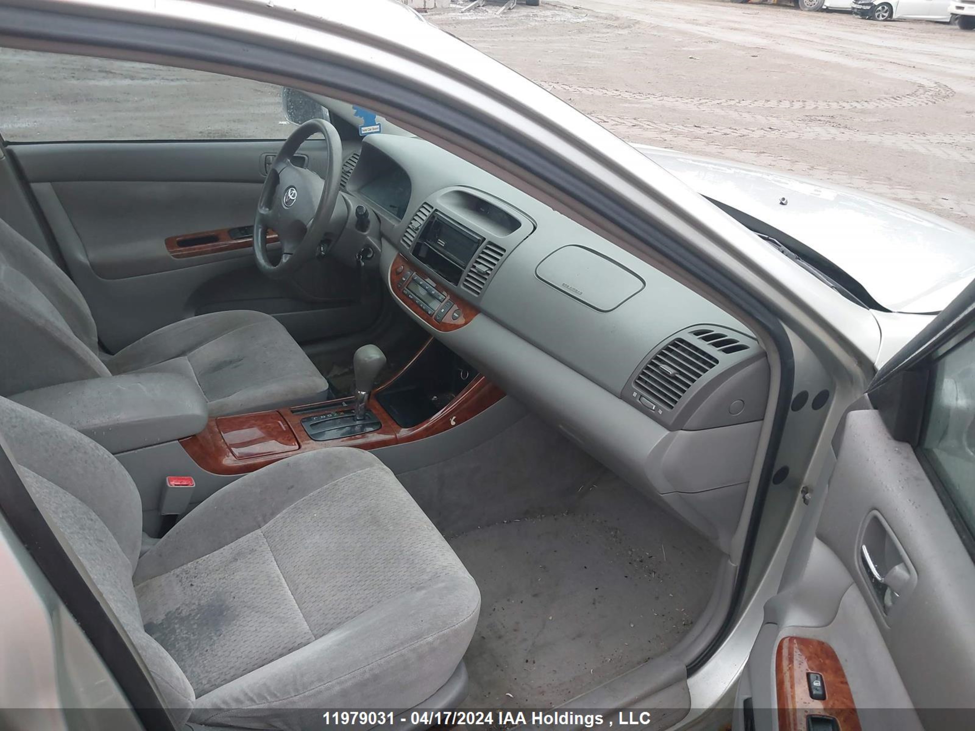 Photo 4 VIN: JTDBE30K720012484 - TOYOTA CAMRY 