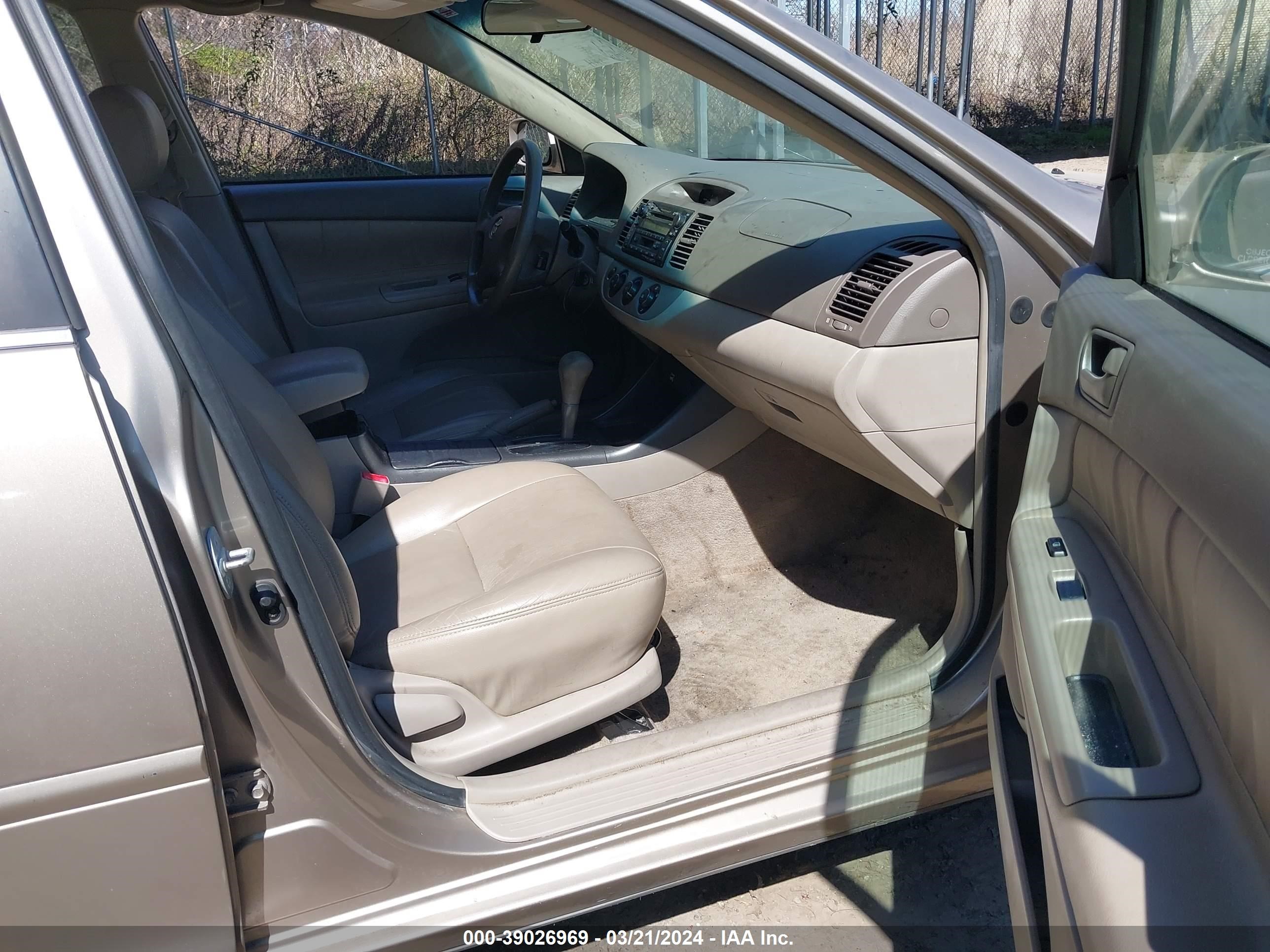 Photo 4 VIN: JTDBE32K120108673 - TOYOTA CAMRY 