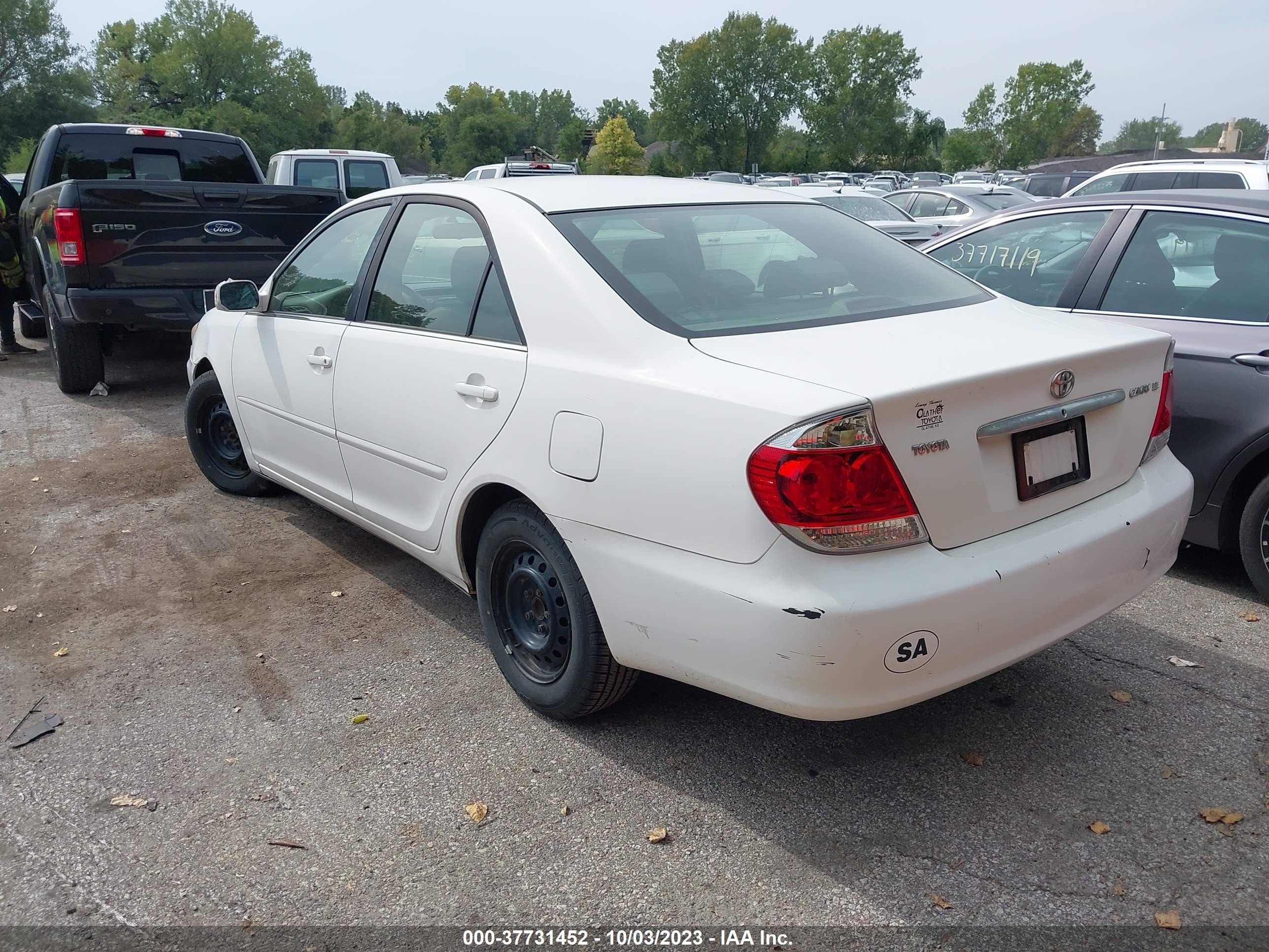 Photo 2 VIN: JTDBE32K163058569 - TOYOTA CAMRY 