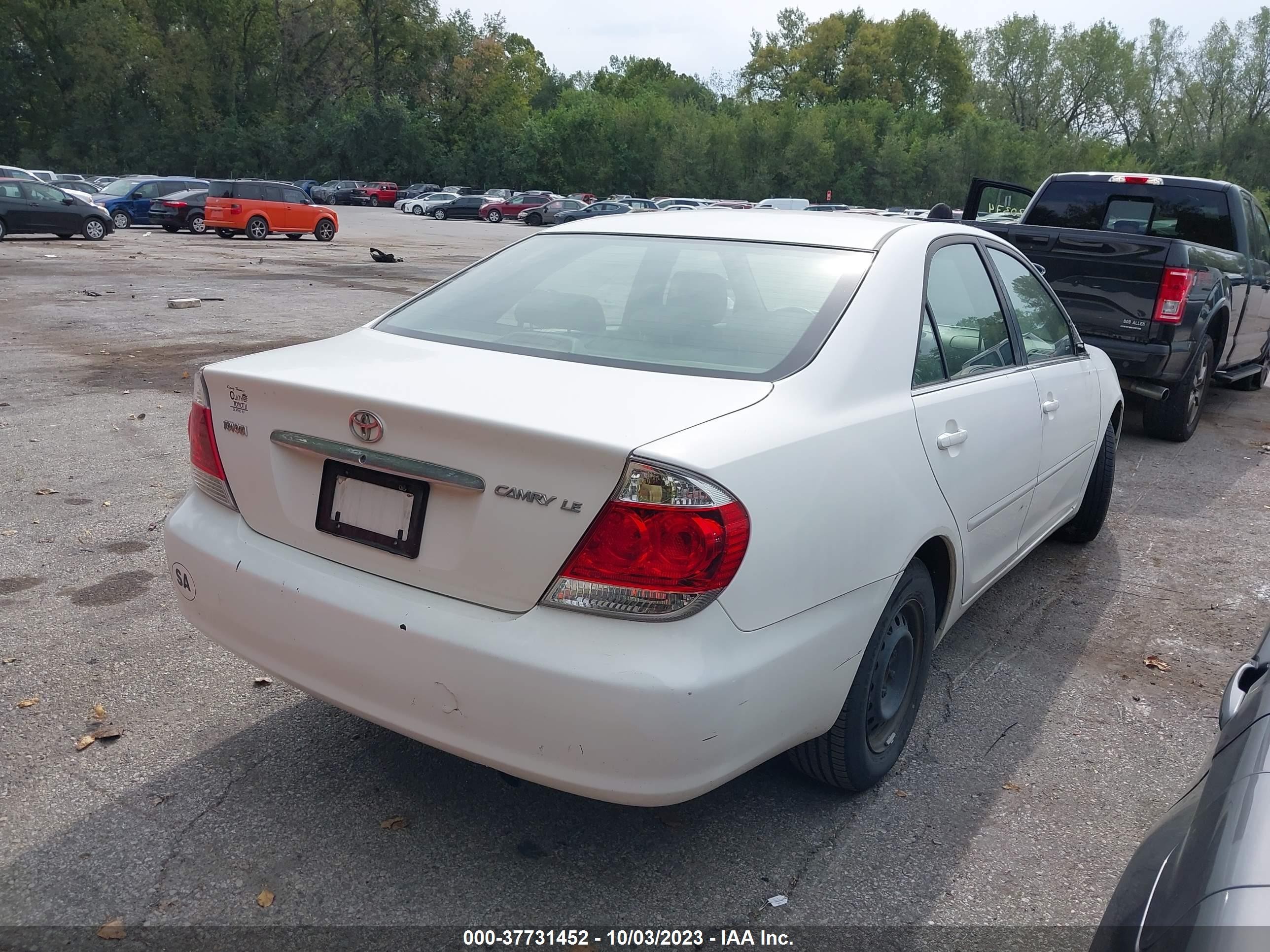 Photo 3 VIN: JTDBE32K163058569 - TOYOTA CAMRY 