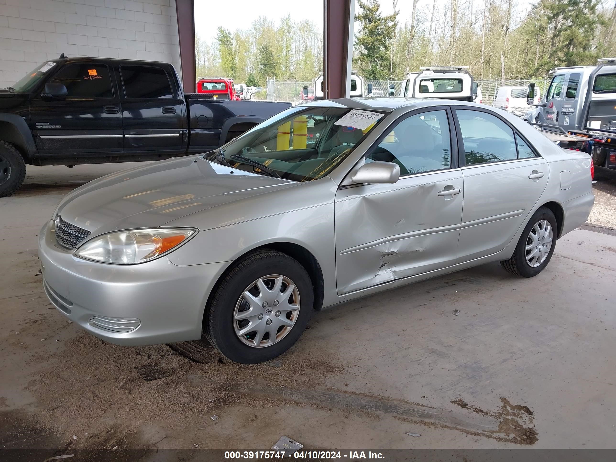 Photo 1 VIN: JTDBE32K220027214 - TOYOTA CAMRY 