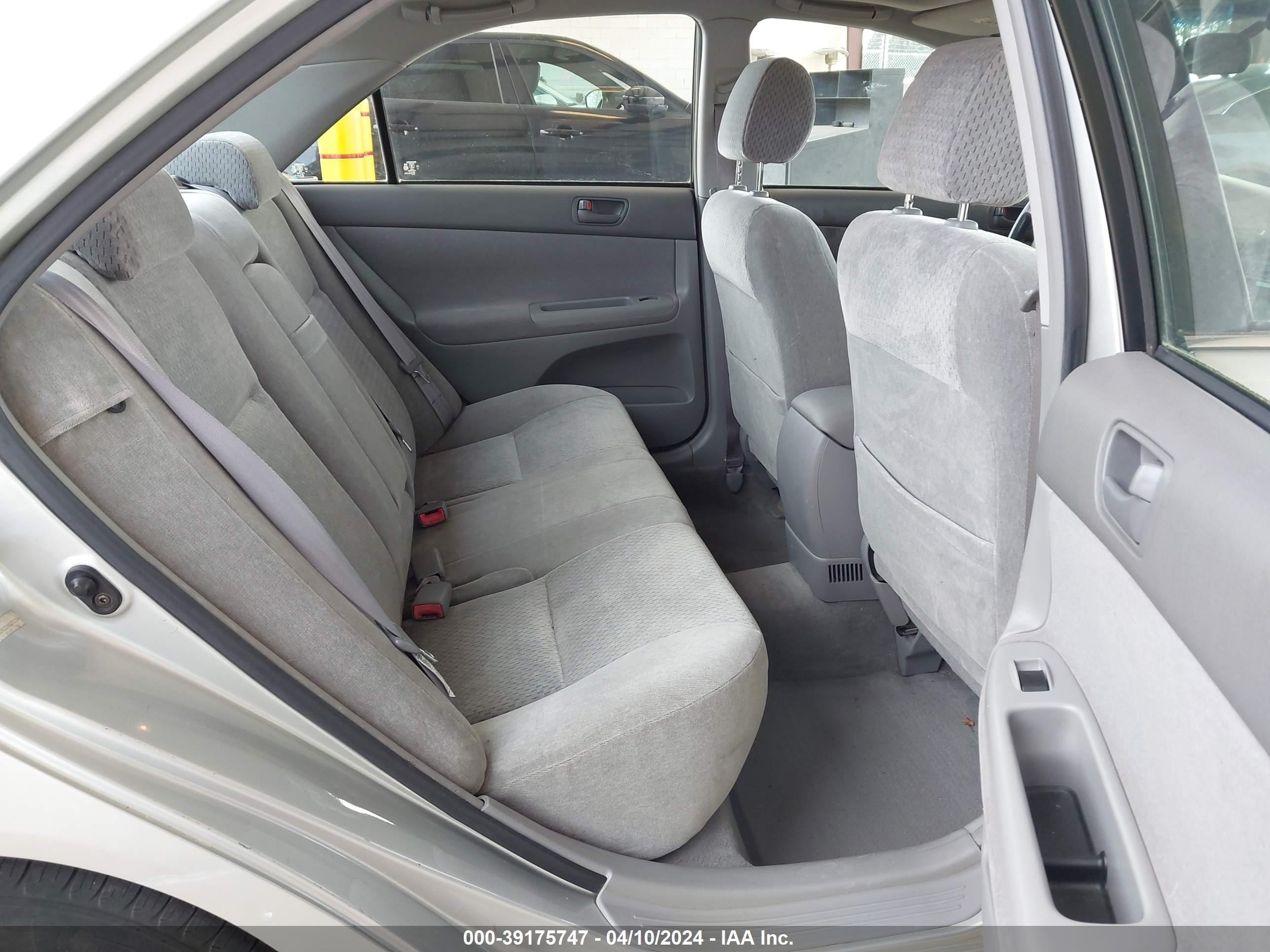 Photo 7 VIN: JTDBE32K220027214 - TOYOTA CAMRY 