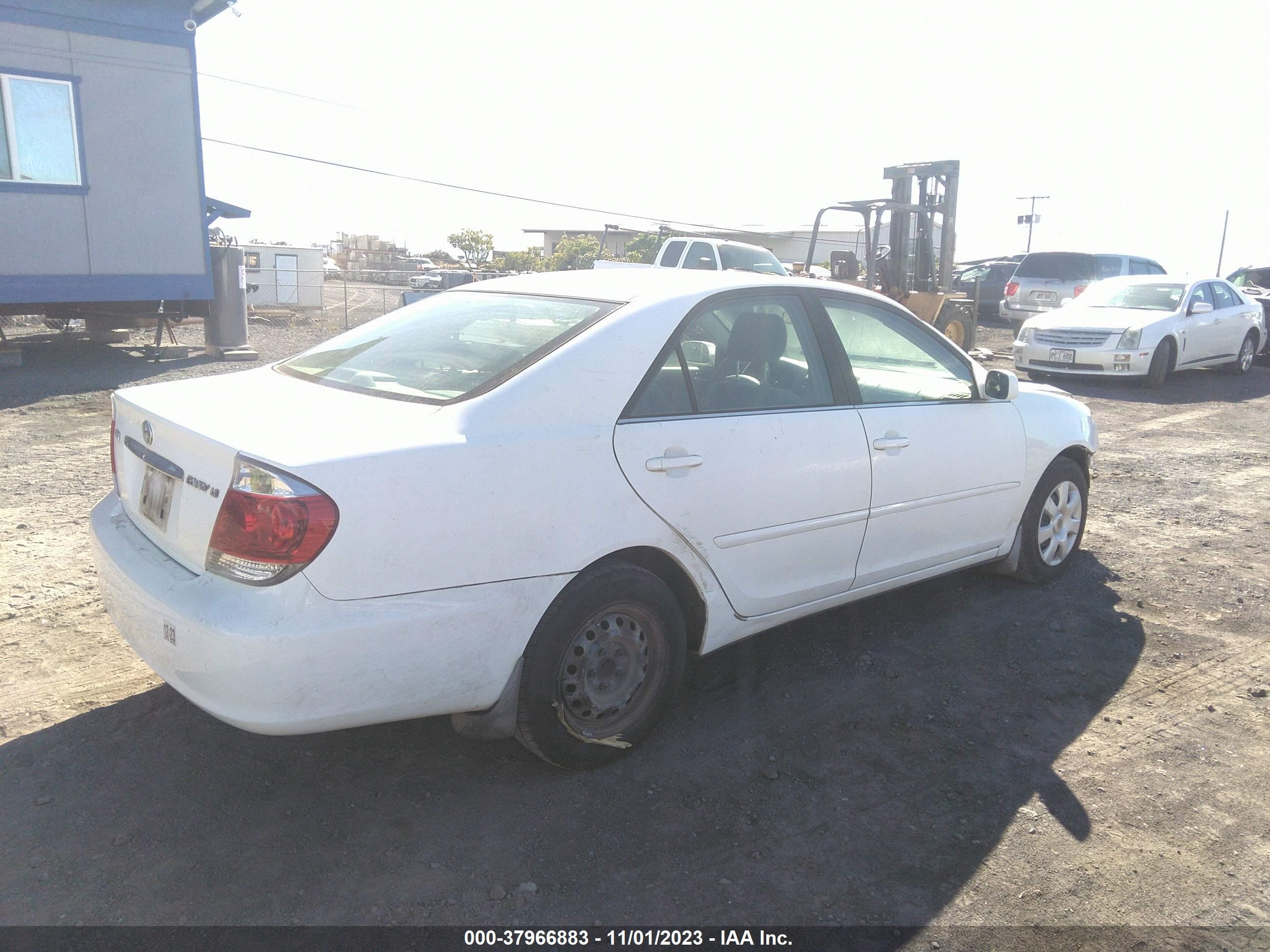 Photo 3 VIN: JTDBE32K250303055 - TOYOTA CAMRY 