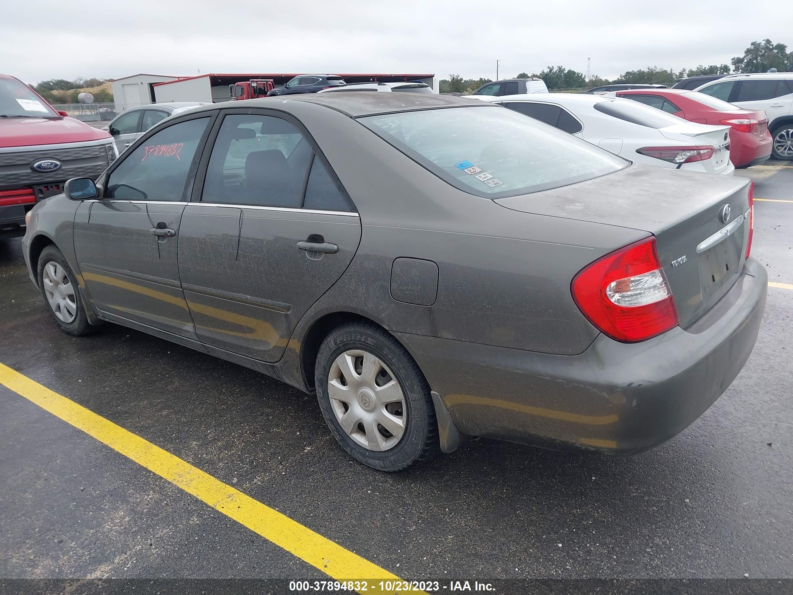 Photo 2 VIN: JTDBE32K340248209 - TOYOTA CAMRY 