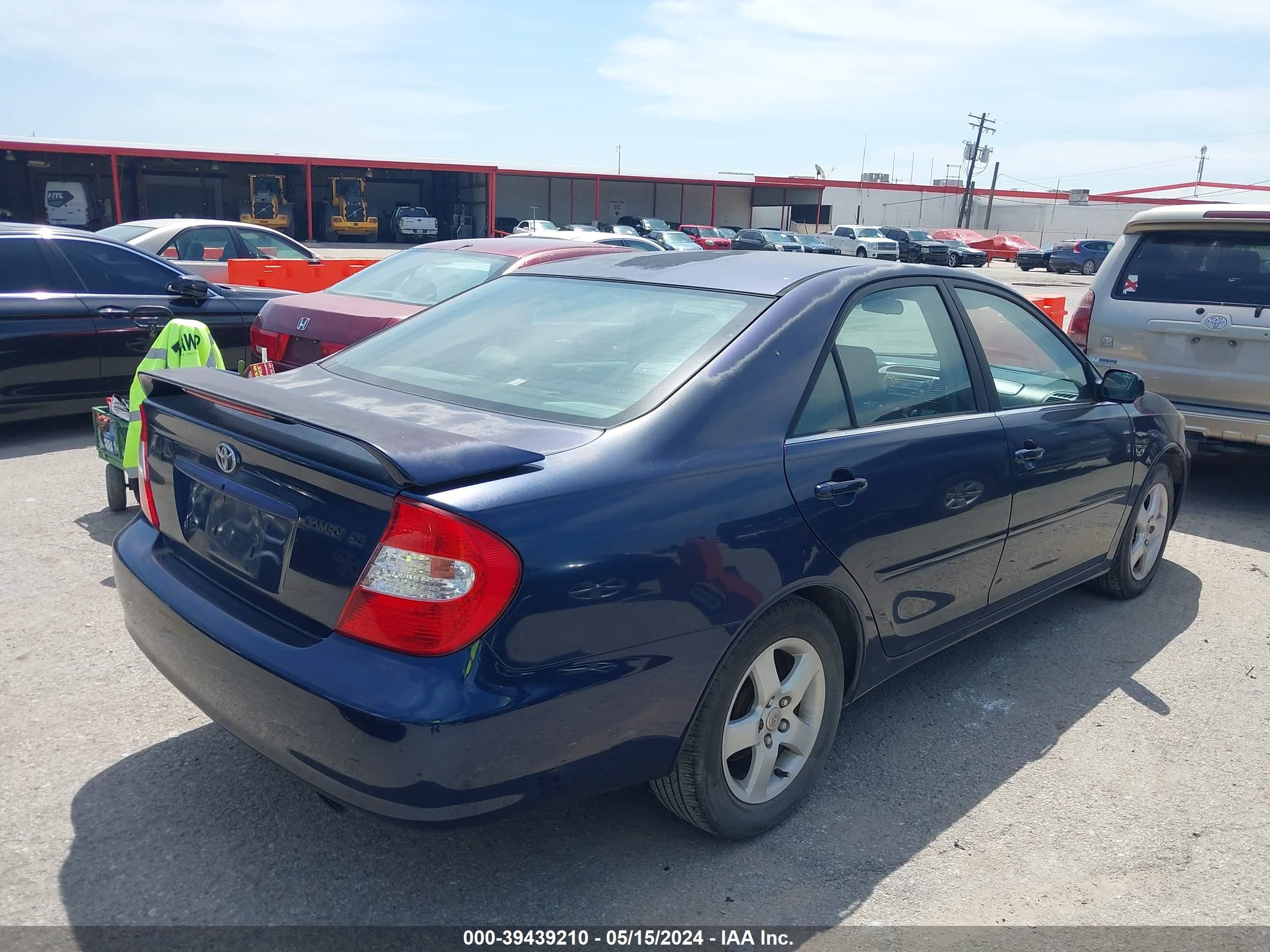 Photo 3 VIN: JTDBE32K420021320 - TOYOTA CAMRY 