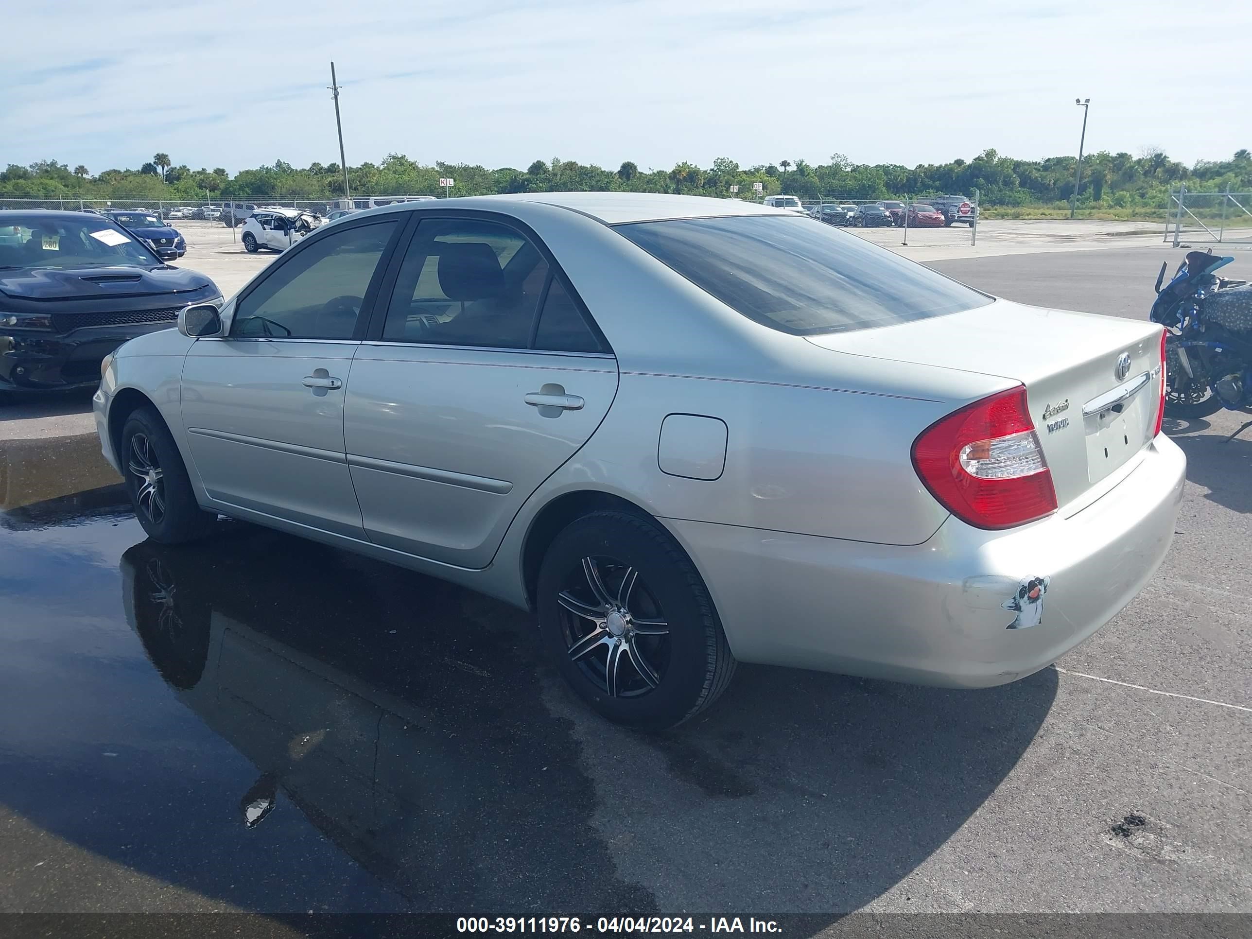 Photo 2 VIN: JTDBE32K430241624 - TOYOTA CAMRY 