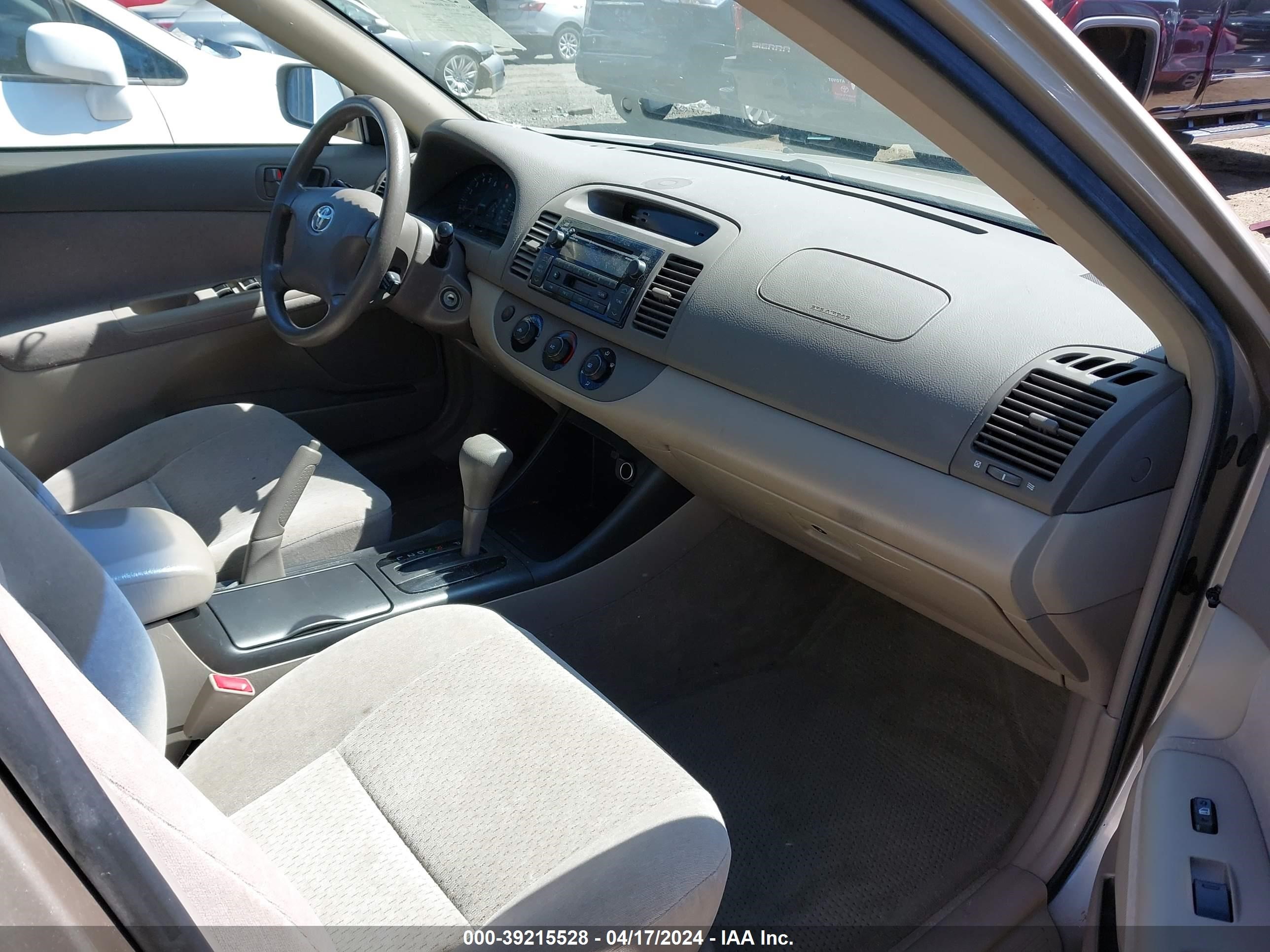 Photo 4 VIN: JTDBE32K520064242 - TOYOTA CAMRY 