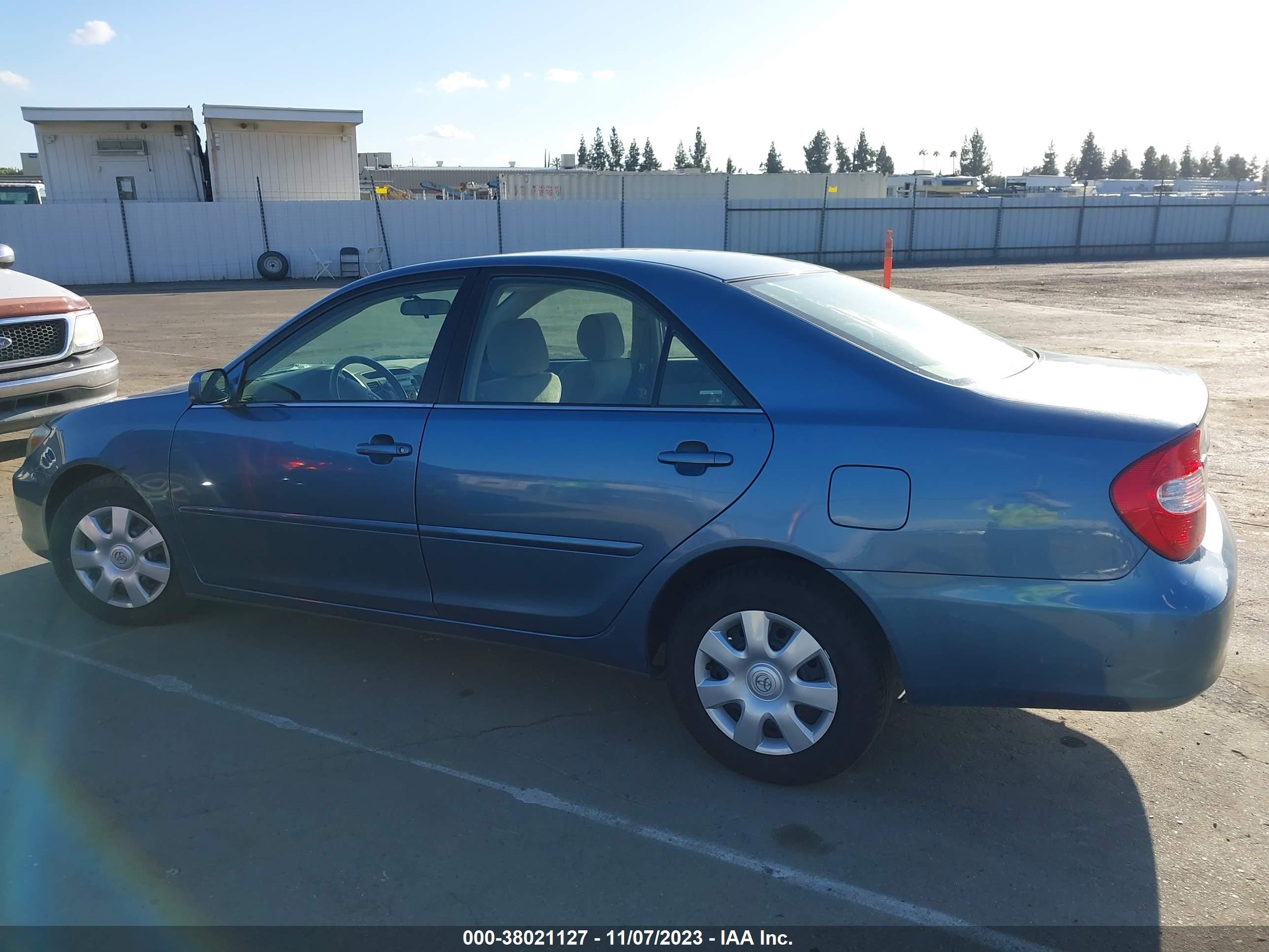 Photo 13 VIN: JTDBE32K520114993 - TOYOTA CAMRY 