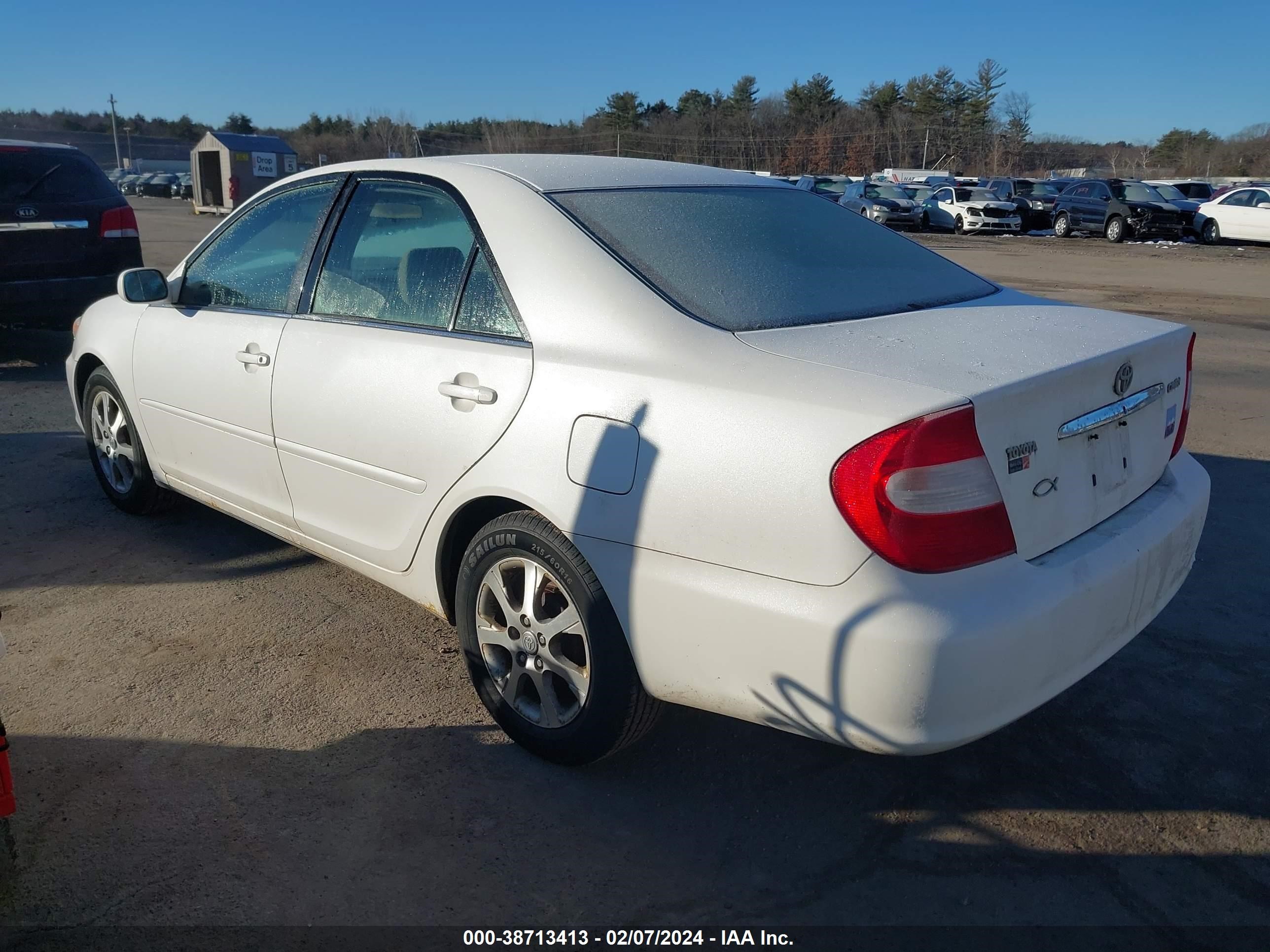 Photo 2 VIN: JTDBE32K740255325 - TOYOTA CAMRY 