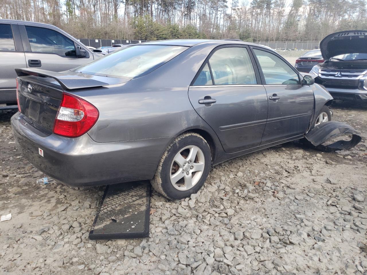 Photo 2 VIN: JTDBE32K820023460 - TOYOTA CAMRY 