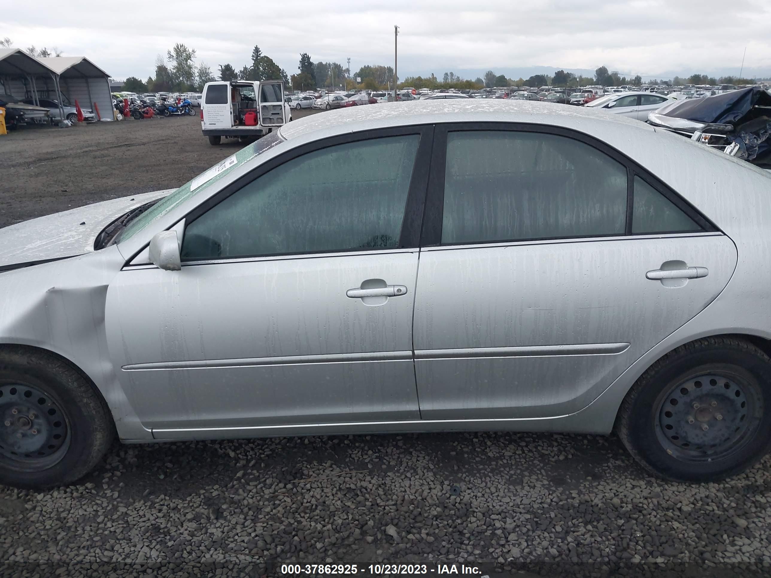 Photo 13 VIN: JTDBE32K820067331 - TOYOTA CAMRY 