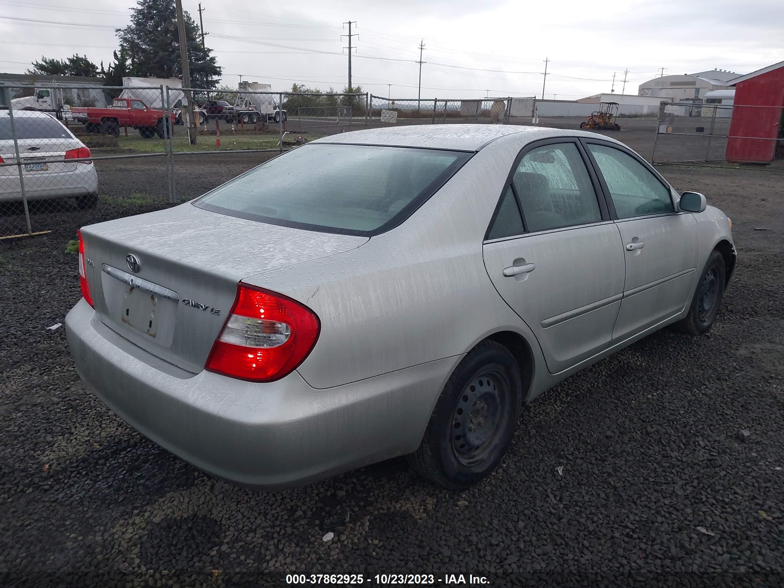 Photo 3 VIN: JTDBE32K820067331 - TOYOTA CAMRY 