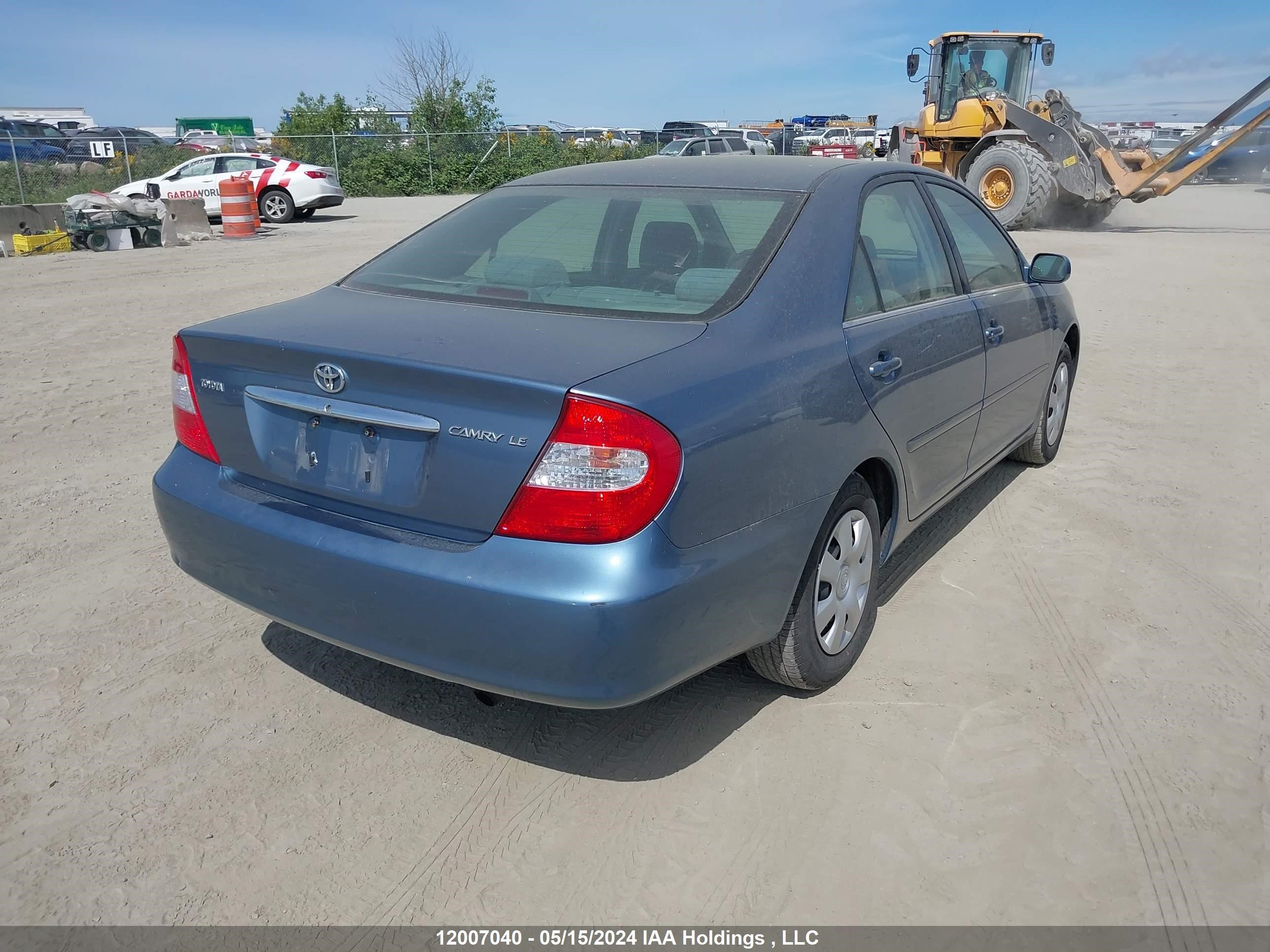 Photo 3 VIN: JTDBE32K820078569 - TOYOTA CAMRY 