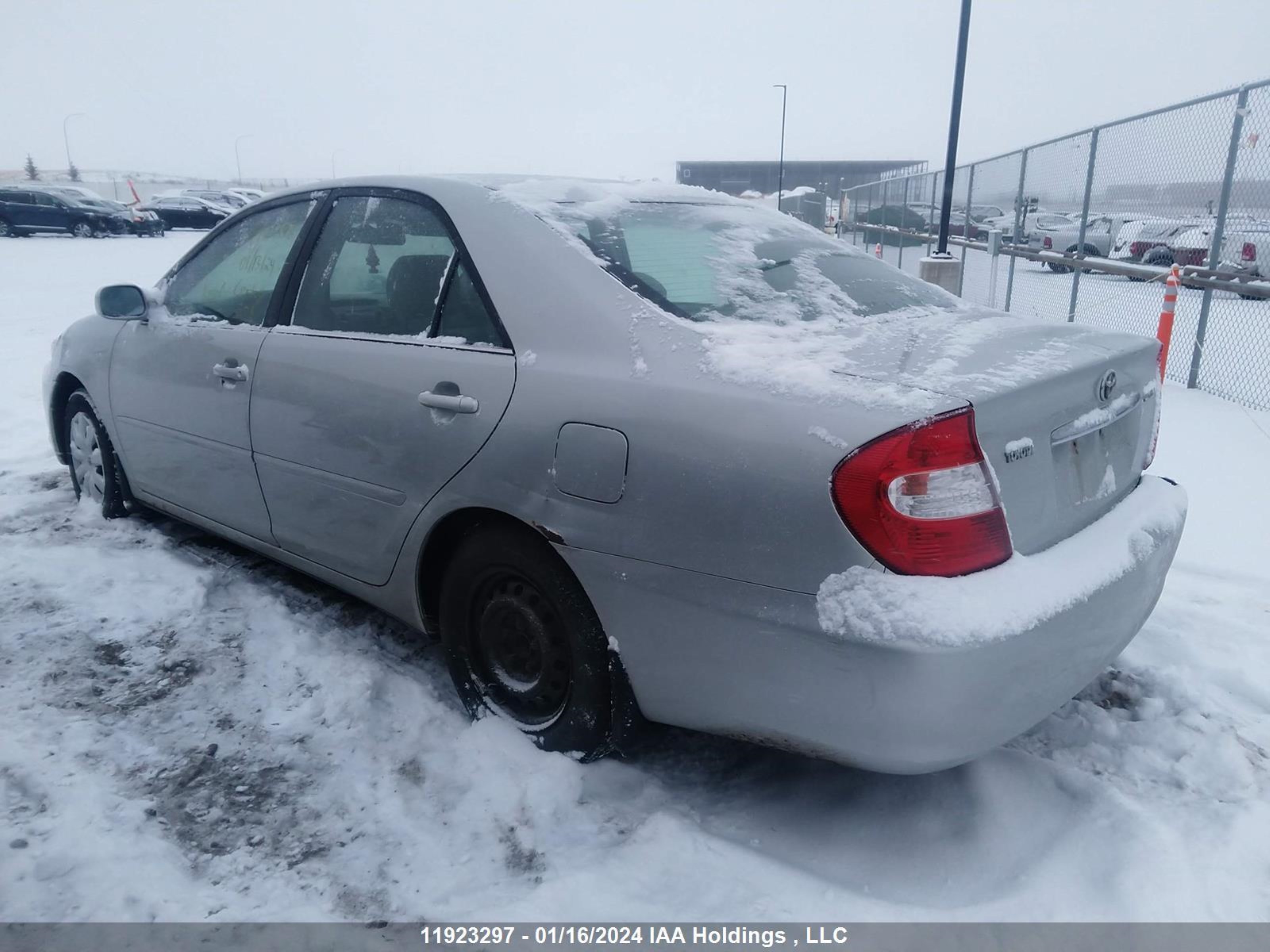 Photo 2 VIN: JTDBE32K820088406 - TOYOTA CAMRY 