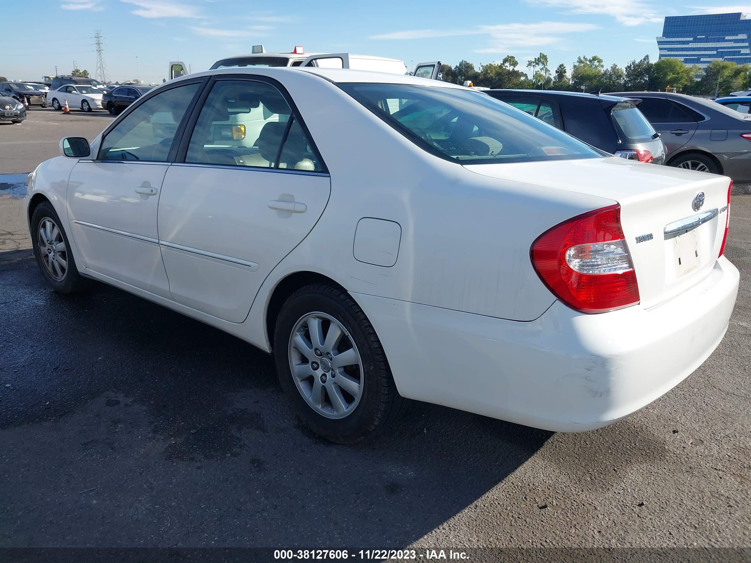 Photo 2 VIN: JTDBE32K830147990 - TOYOTA CAMRY 