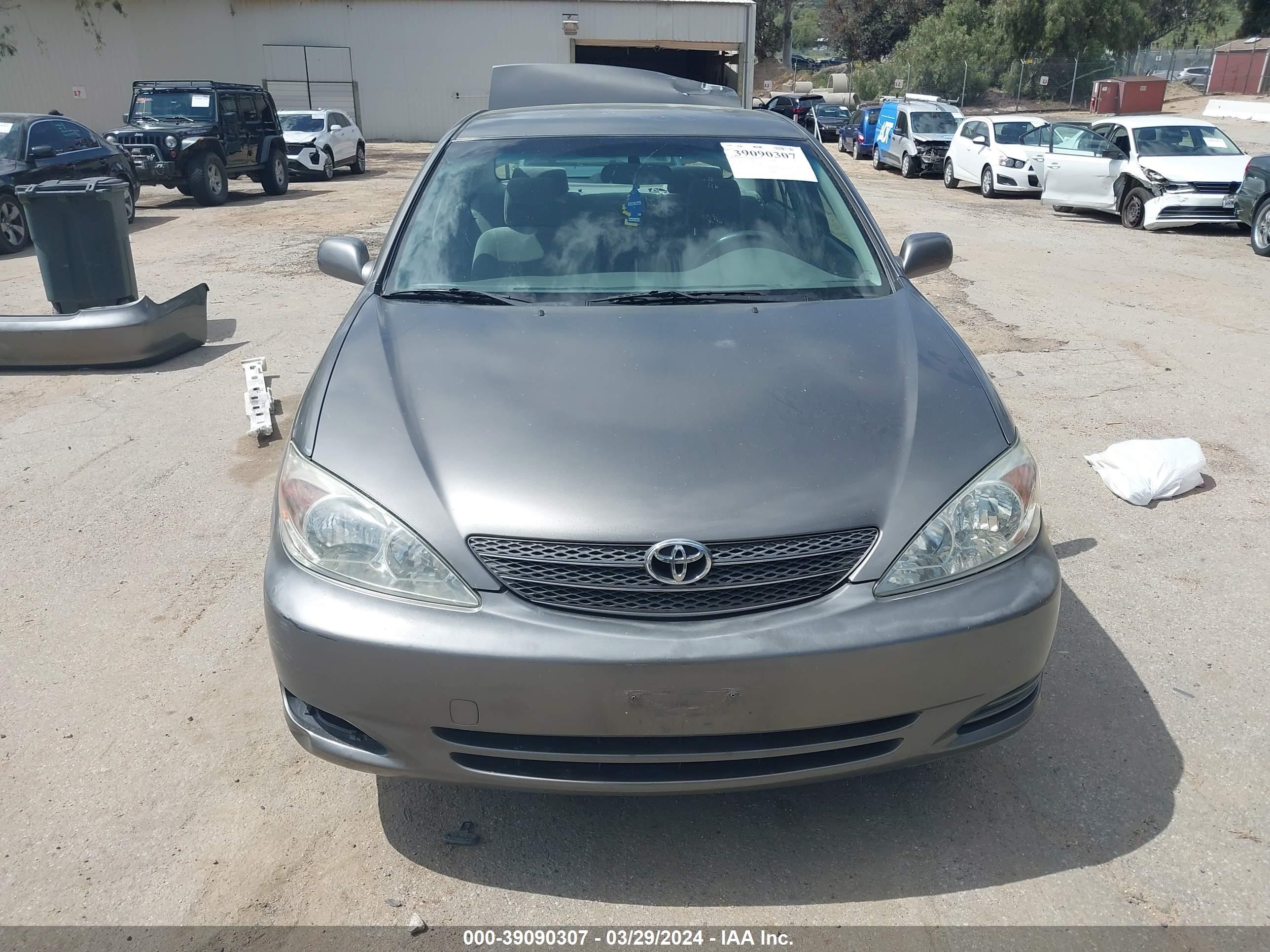 Photo 11 VIN: JTDBE32K920035200 - TOYOTA CAMRY 