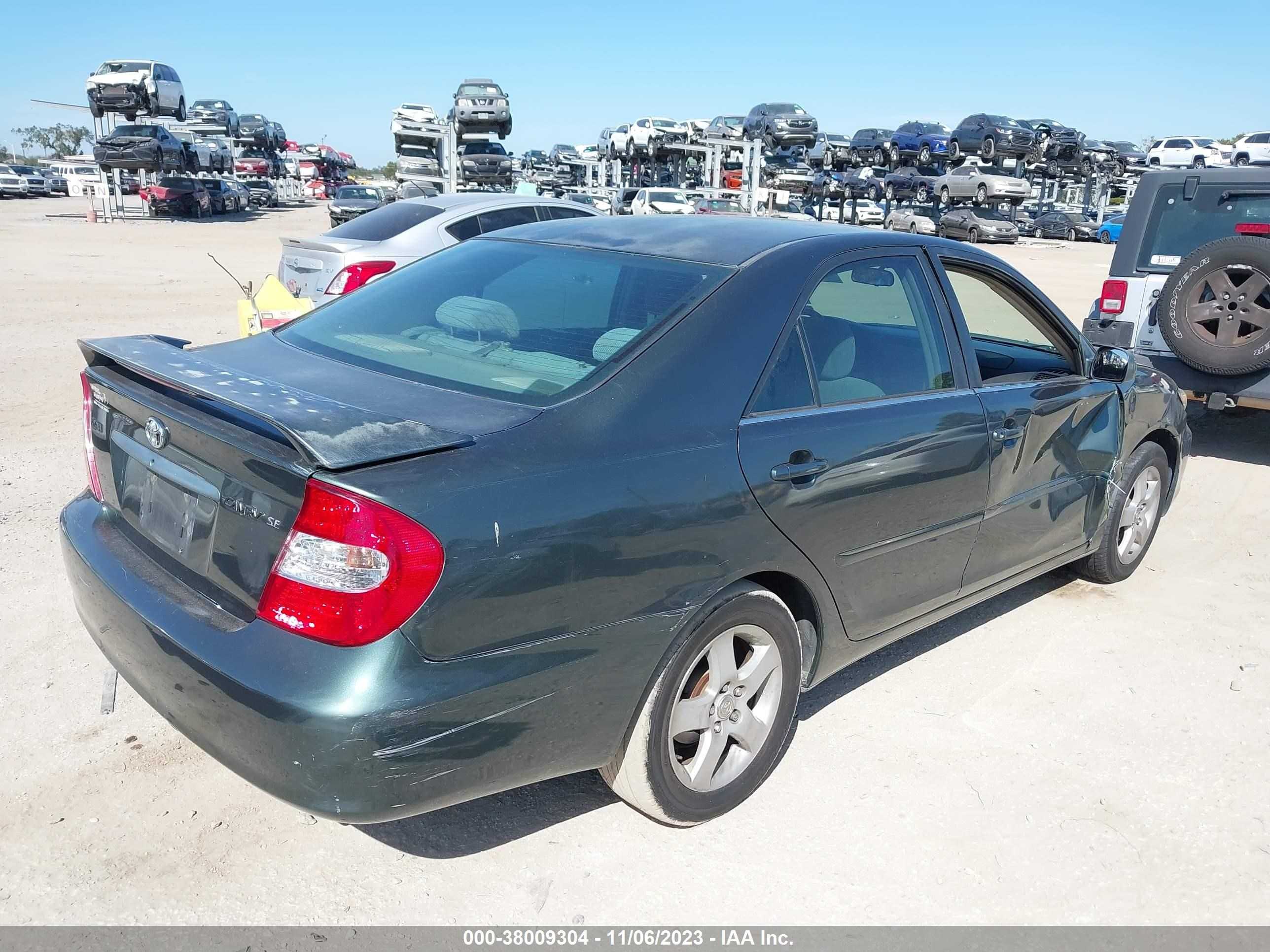 Photo 3 VIN: JTDBE32K920076670 - TOYOTA CAMRY 