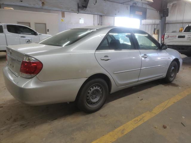 Photo 2 VIN: JTDBE32K963040126 - TOYOTA CAMRY LE 