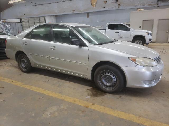 Photo 3 VIN: JTDBE32K963040126 - TOYOTA CAMRY LE 